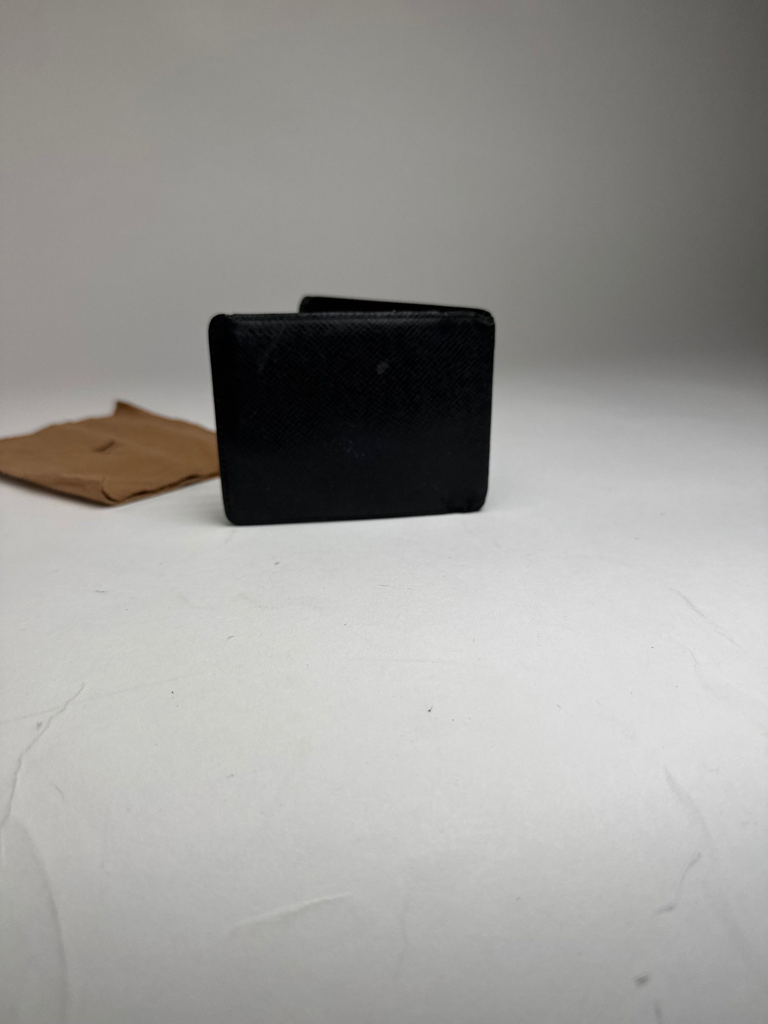 Louis Vuitton Vintage Taiga Leather Card Holder Black Size ONE SIZE - 3 Thumbnail