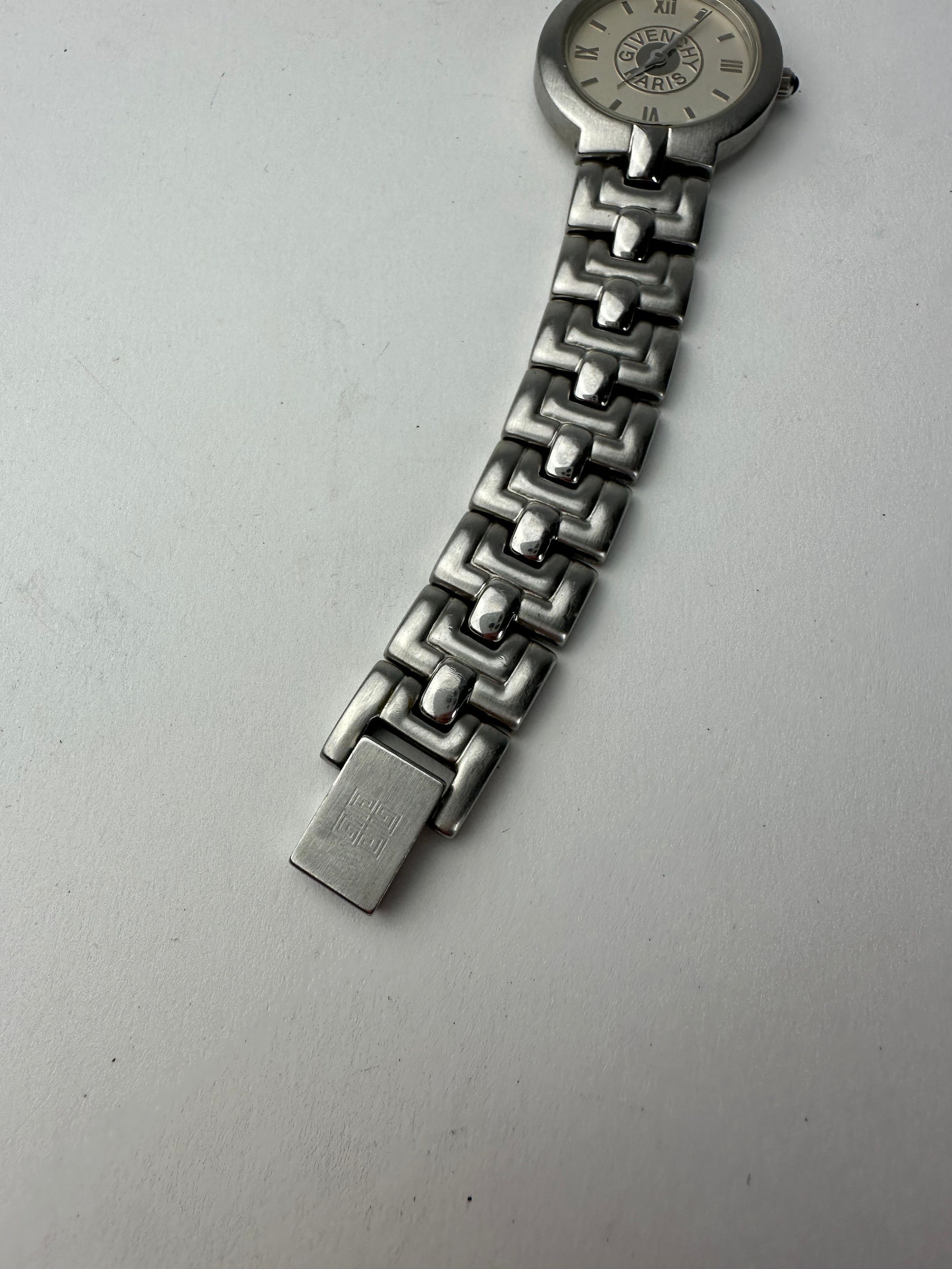 Givenchy Vintage Quartz Watch Silver White Size ONE SIZE - 3 Thumbnail