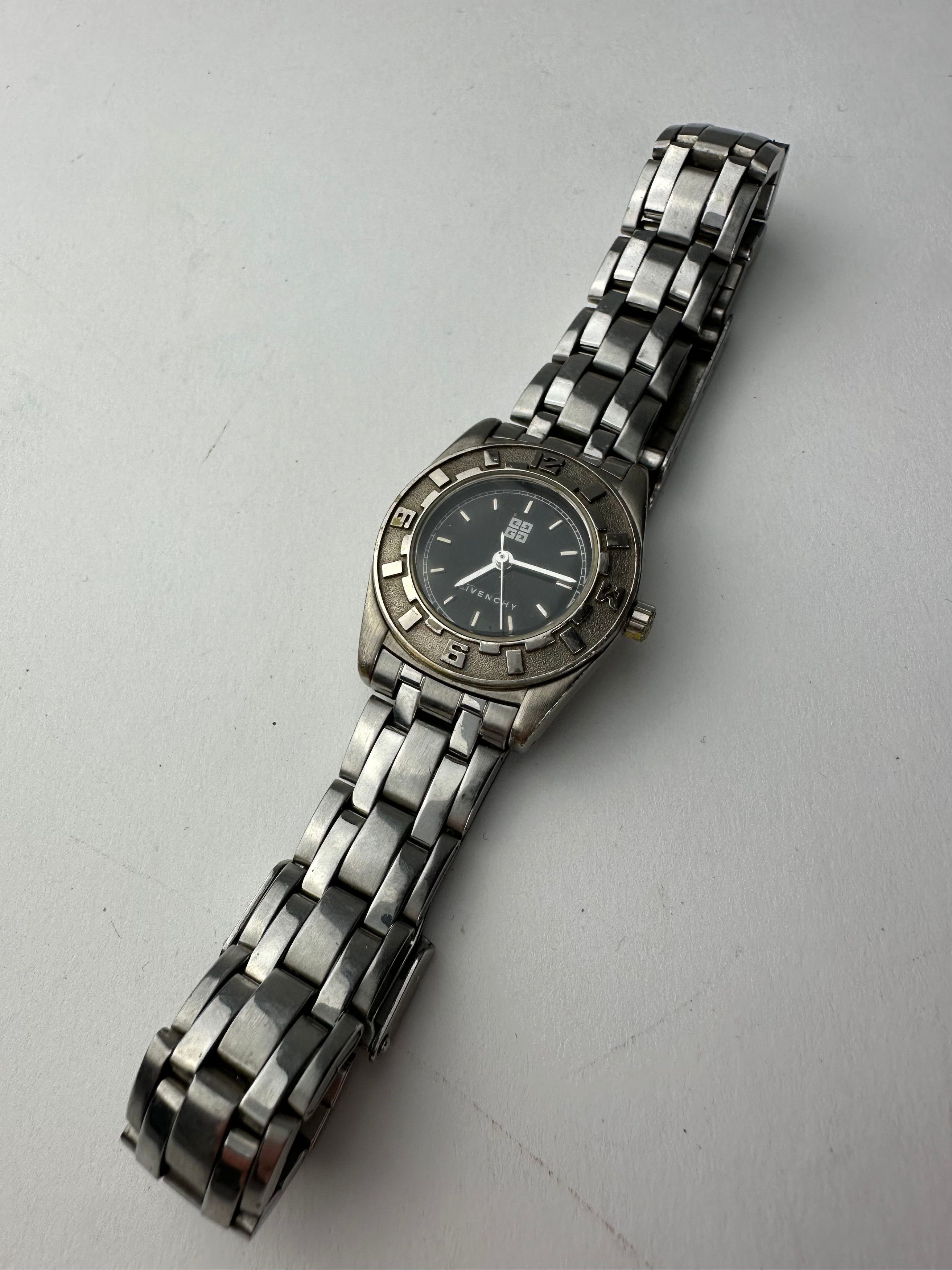 Other Vintage Givenchy Steel Quartz Watch Silver Size ONE SIZE - 10 Thumbnail