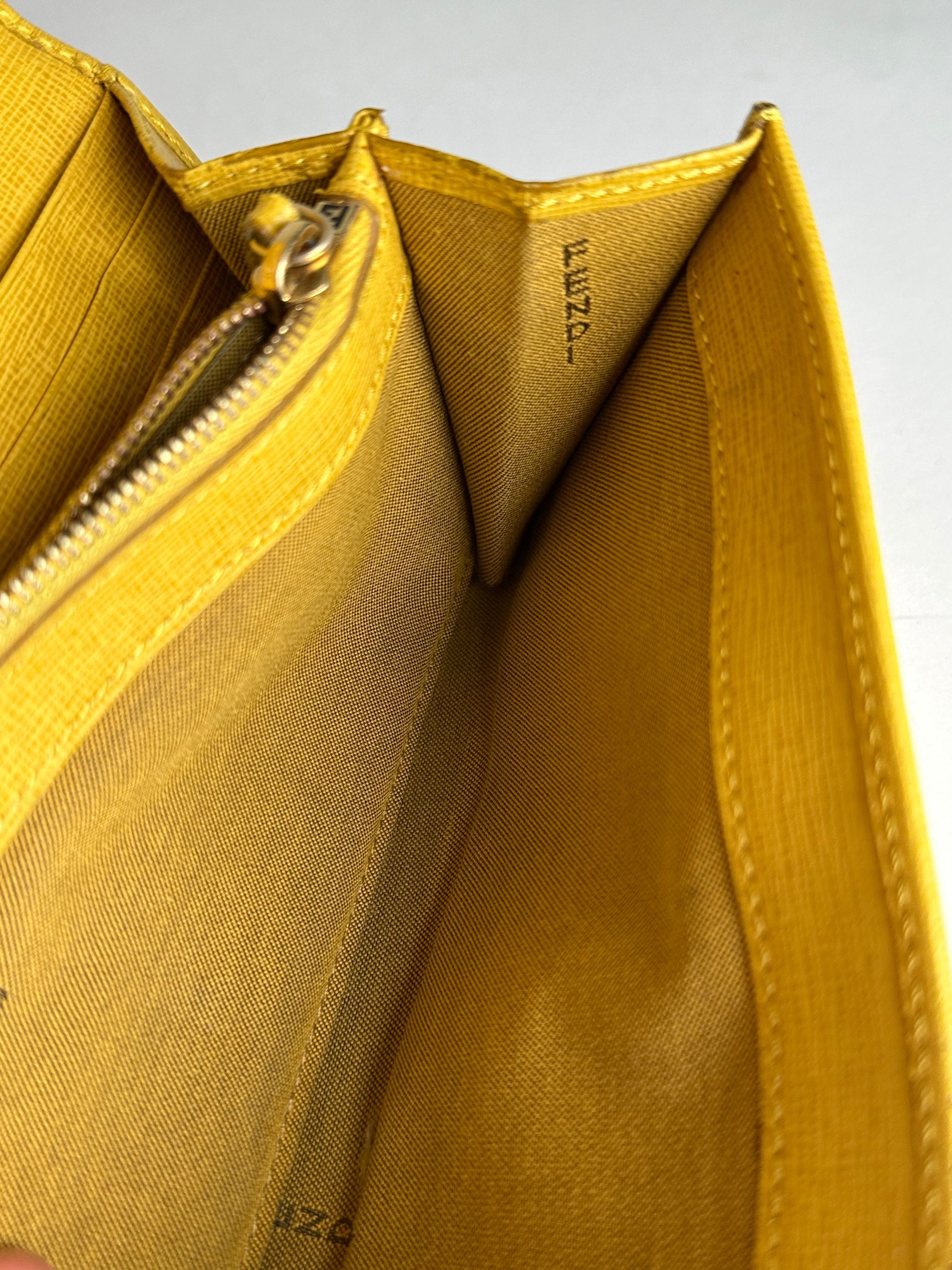 Fendi Vintage Leather Long Wallet Yellow Size ONE SIZE - 4 Thumbnail