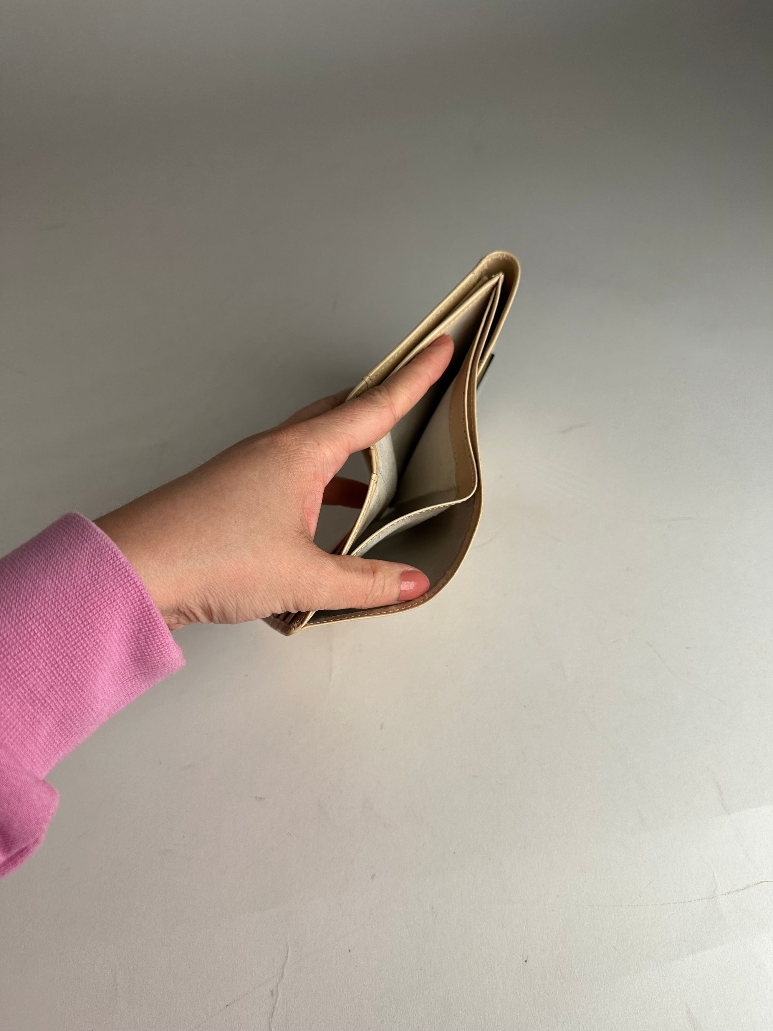 Givenchy Vintage Patent Leather Wallet Beige Size ONE SIZE - 5 Thumbnail