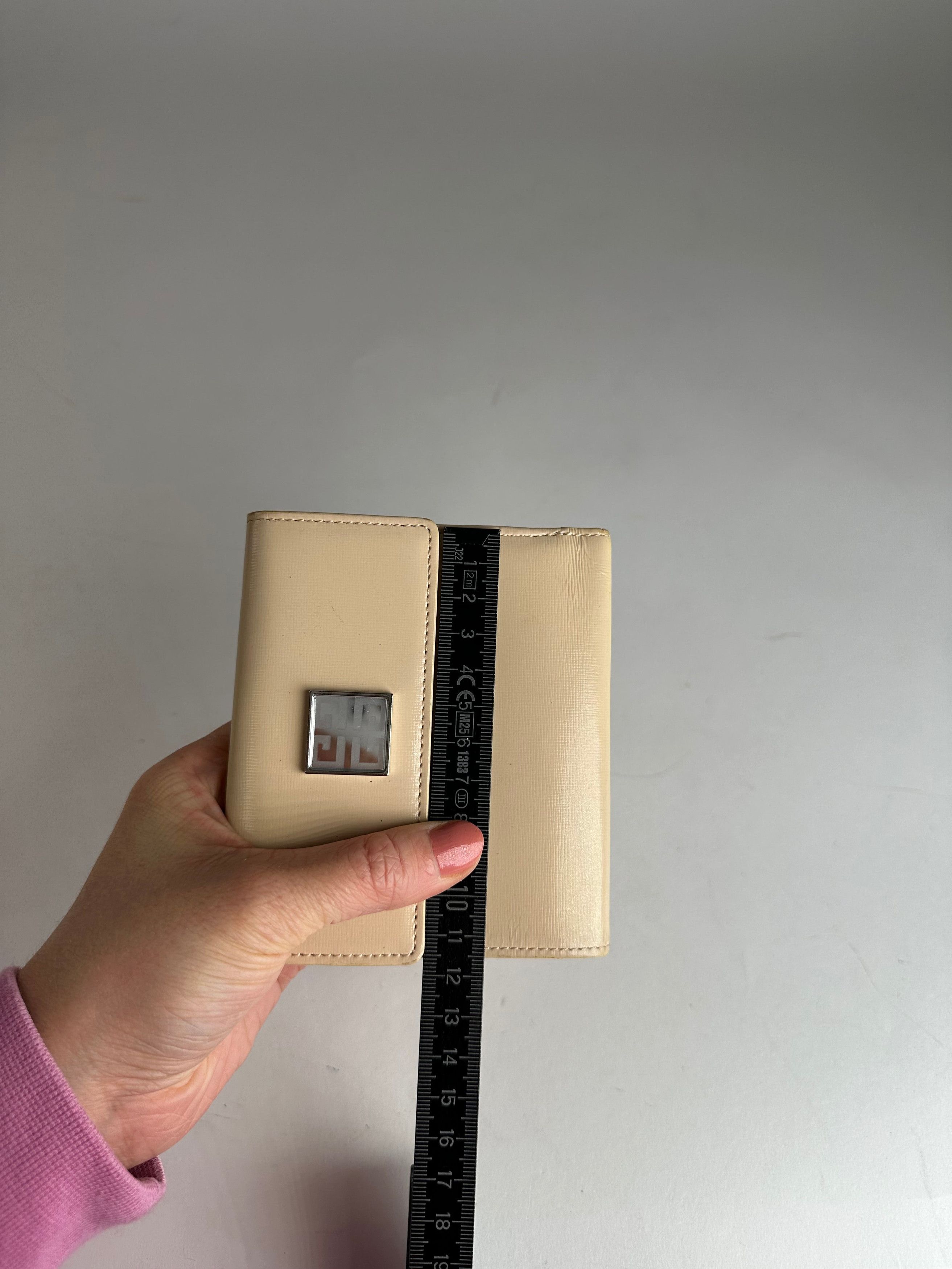 Givenchy Vintage Patent Leather Wallet Beige Size ONE SIZE - 7 Thumbnail