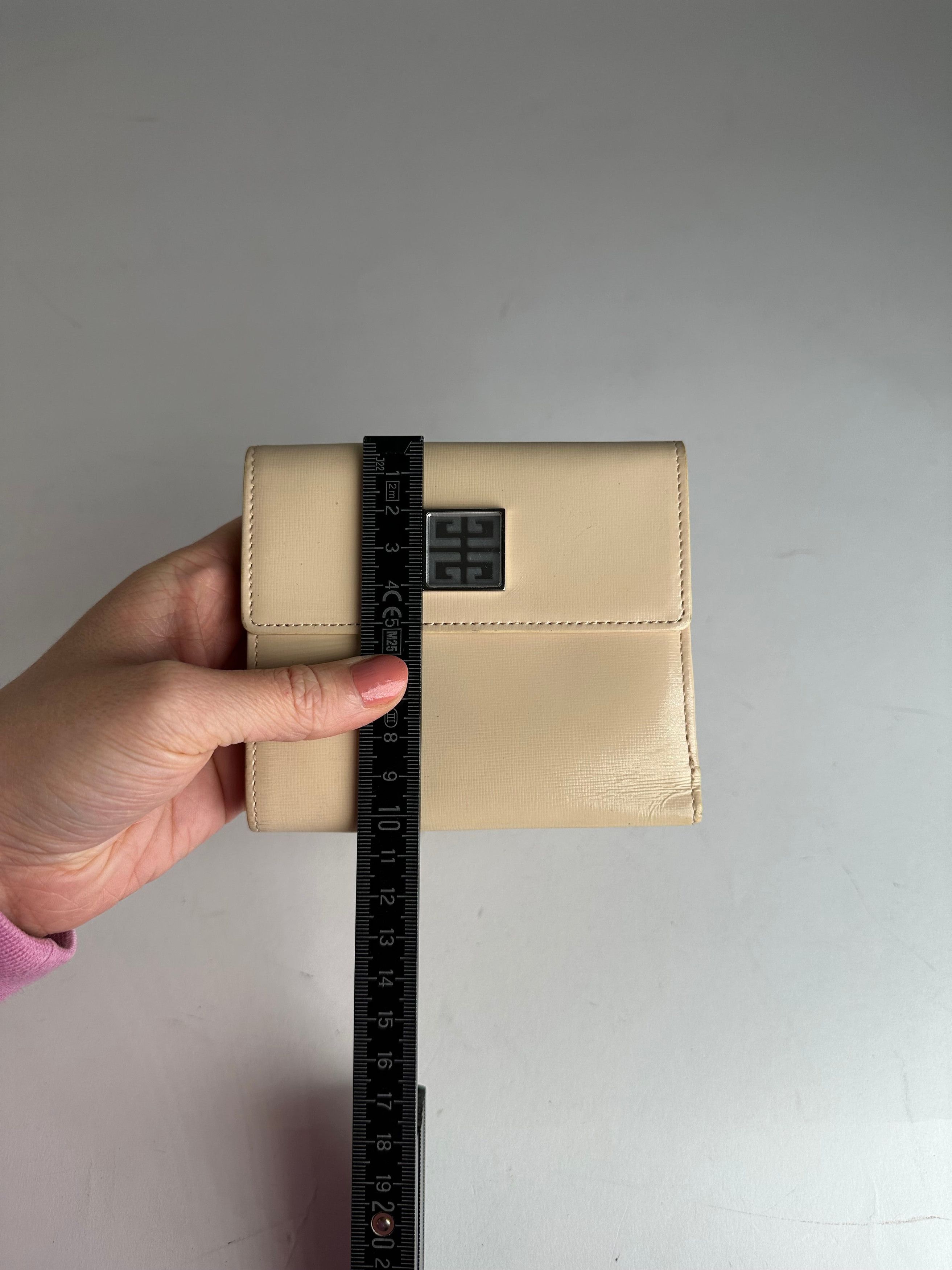 Givenchy Vintage Patent Leather Wallet Beige Size ONE SIZE - 6 Thumbnail