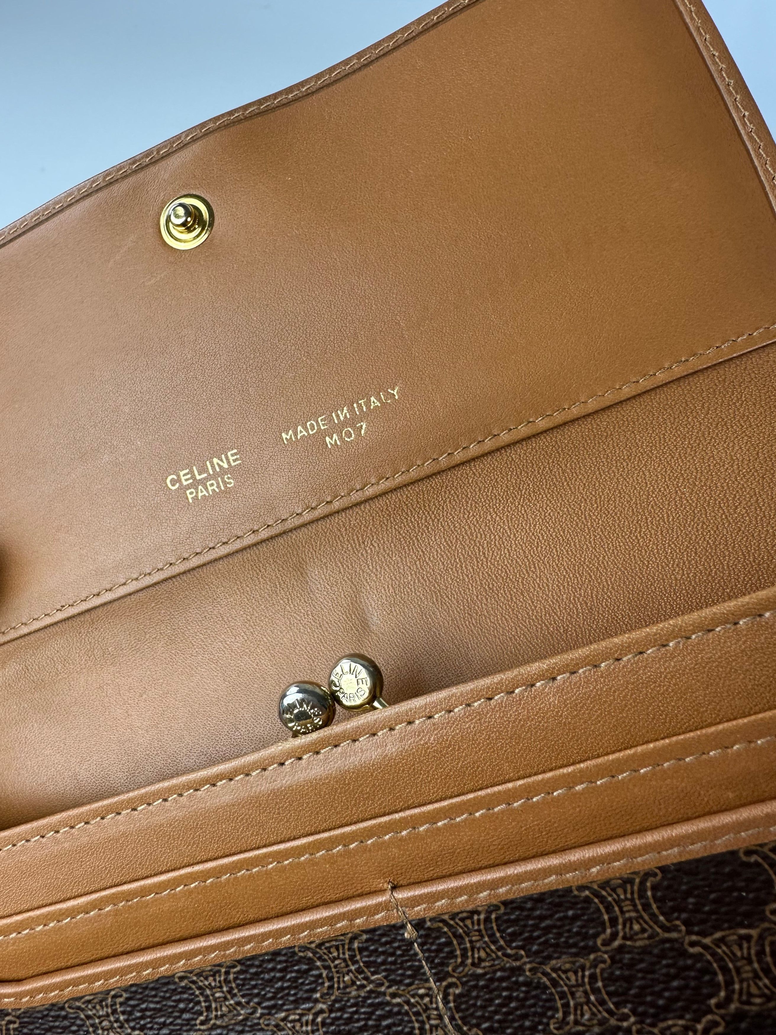 Celine Vintage Paris Triomphe Monogram Leather Wallet Btown Size ONE SIZE - 7 Thumbnail