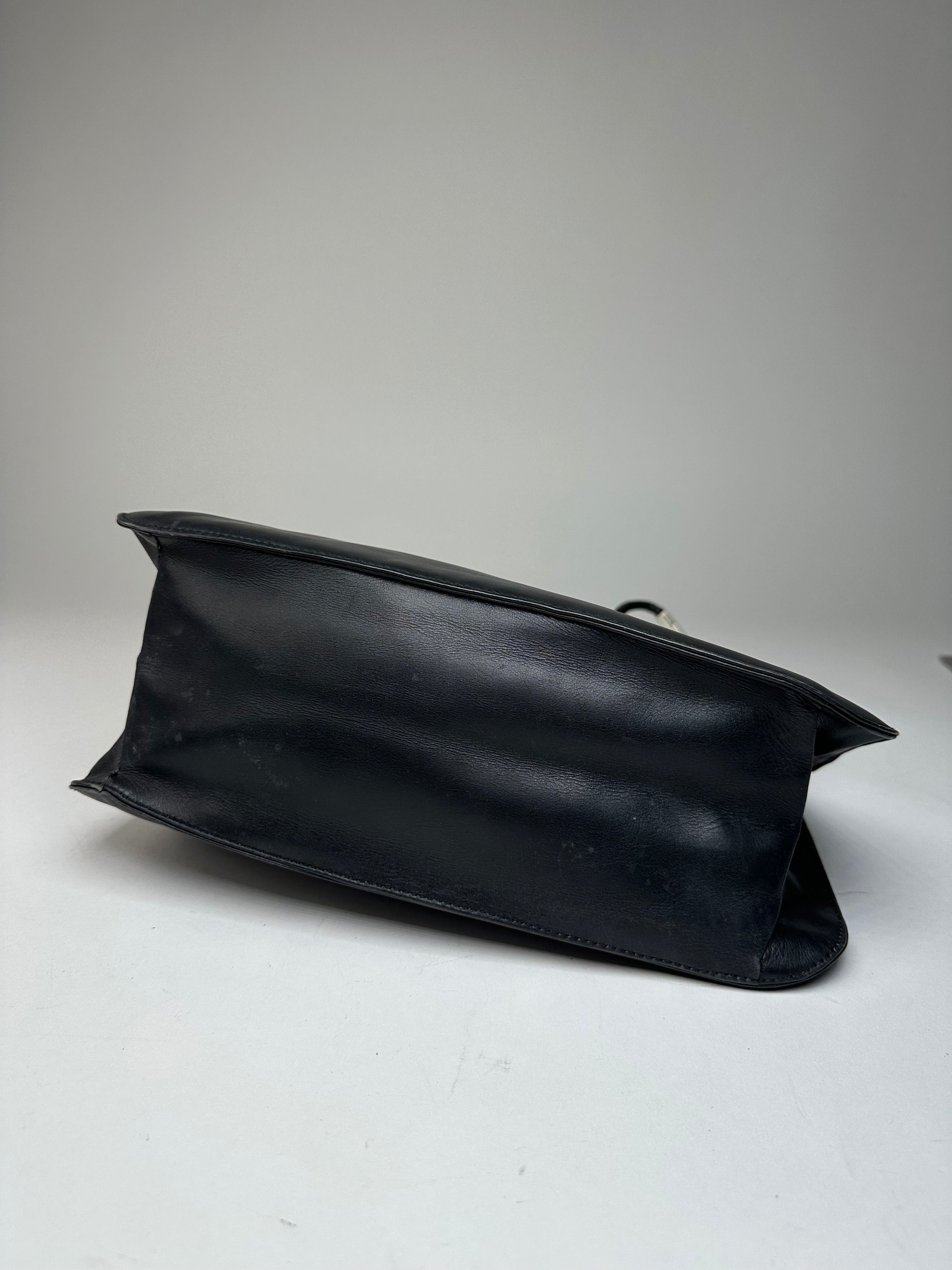 Gucci Vintage Leather Handbag Black Size ONE SIZE - 15 Thumbnail