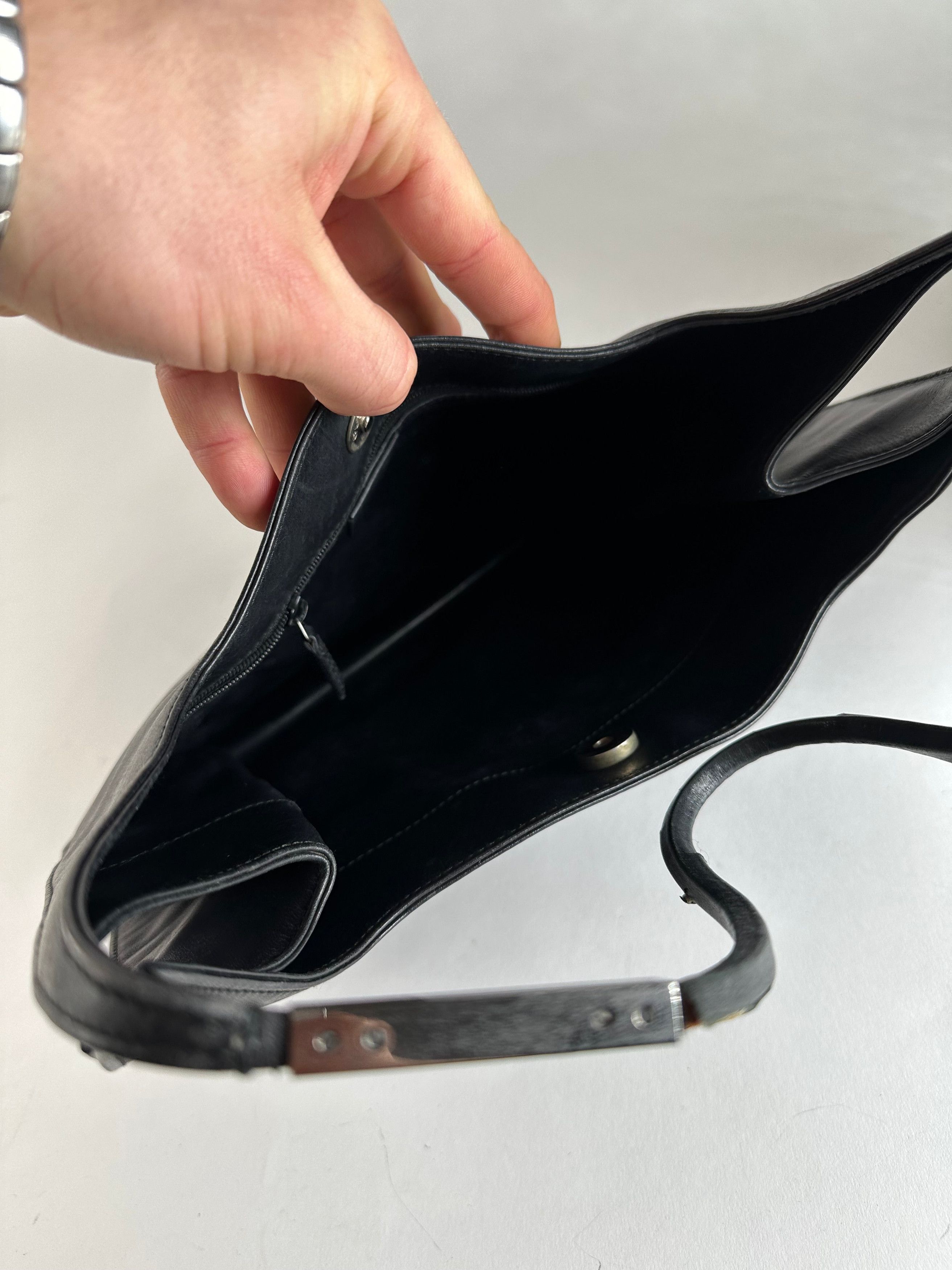 Gucci Vintage Leather Handbag Black Size ONE SIZE - 3 Thumbnail