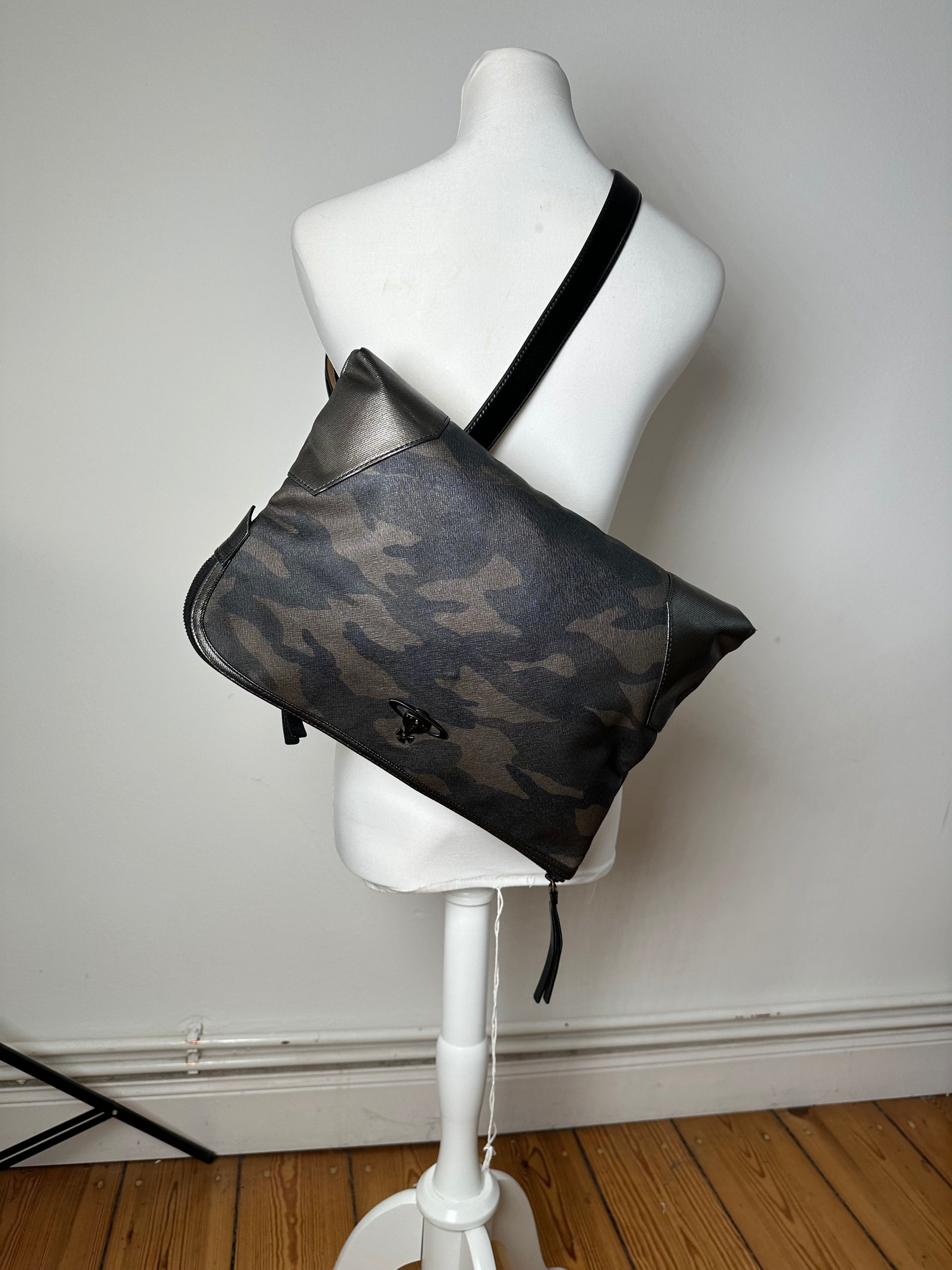Vivienne Westwood Vintage Camouflage Leather Clutch / Belt Bah Khaki / Grey / Size ONE SIZE - 2 Thumbnail