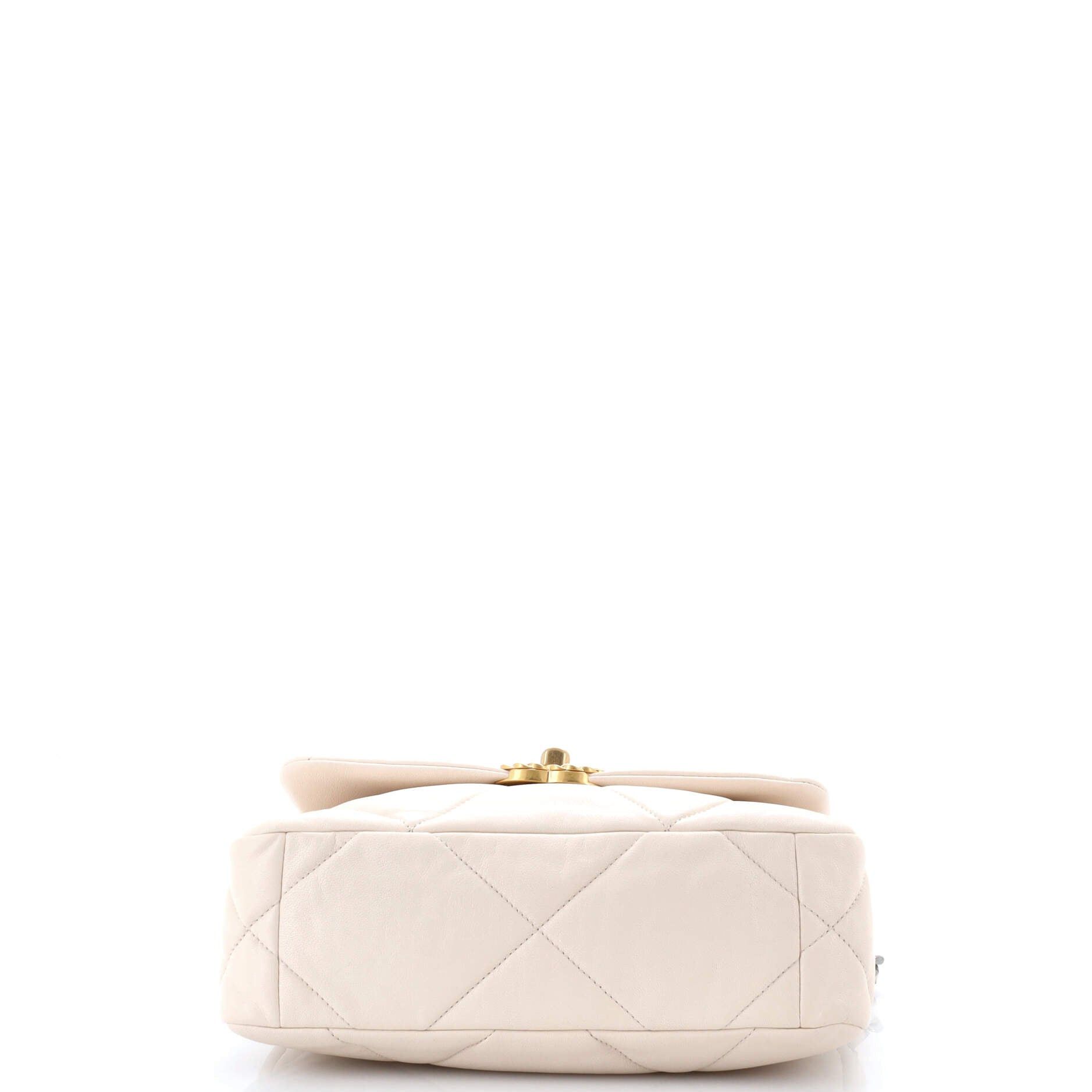 Chanel 19 Flap Bag Size ONE SIZE - 4 Thumbnail