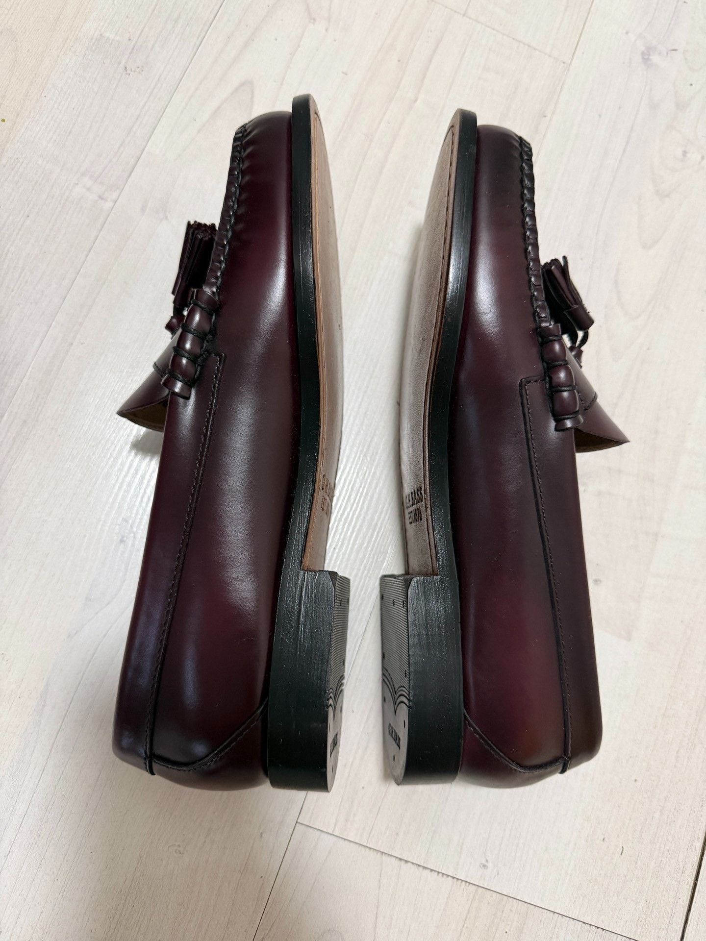 G.H. Bass & Co. G.H. Bass Men's Weejuns Larson Tassel Loafers Size US 8 / EU 41 - 8 Thumbnail