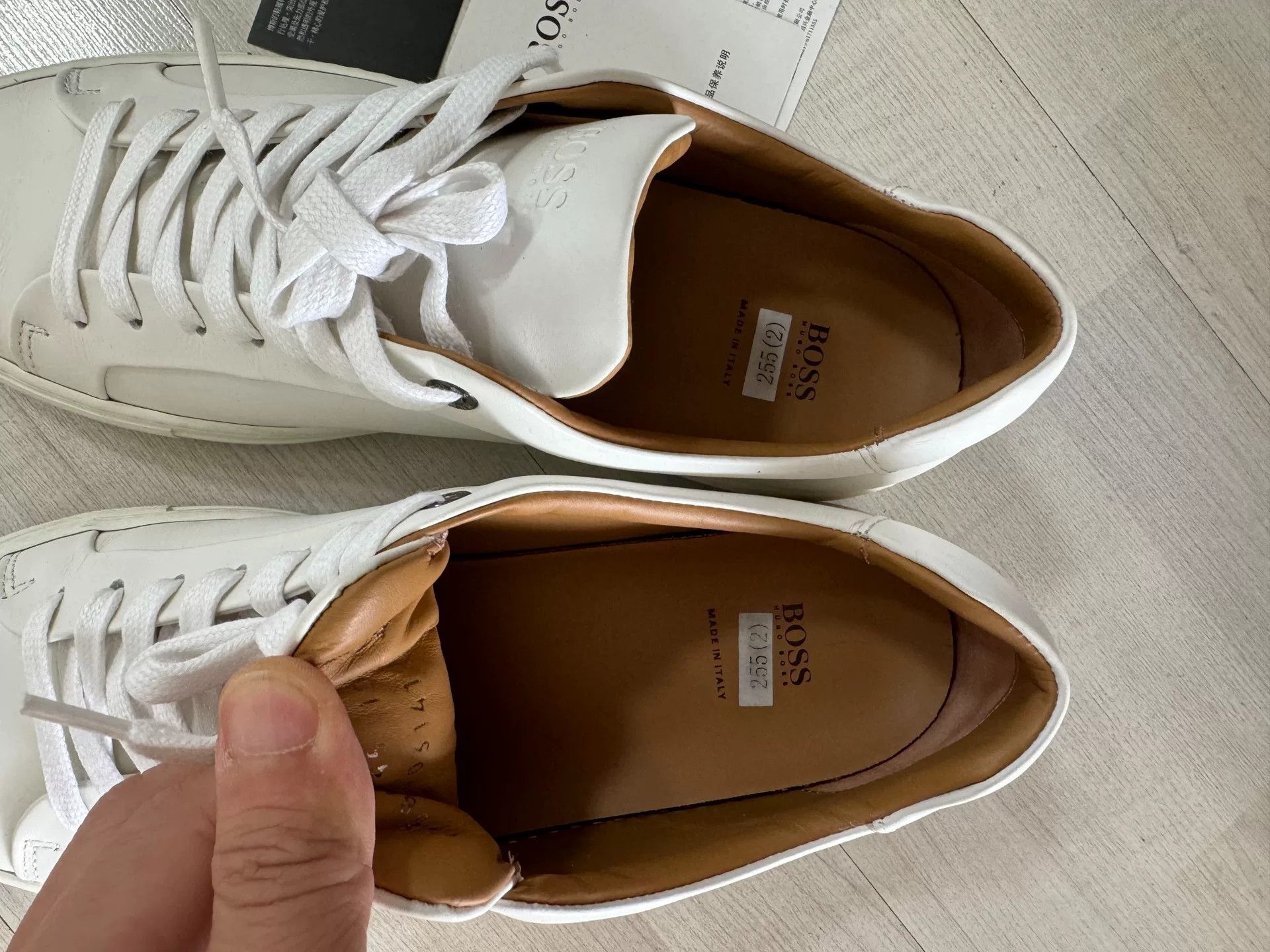 Hugo Boss HUGO BOSS White Leather Sneakers Size US 8 / EU 41 - 7 Thumbnail