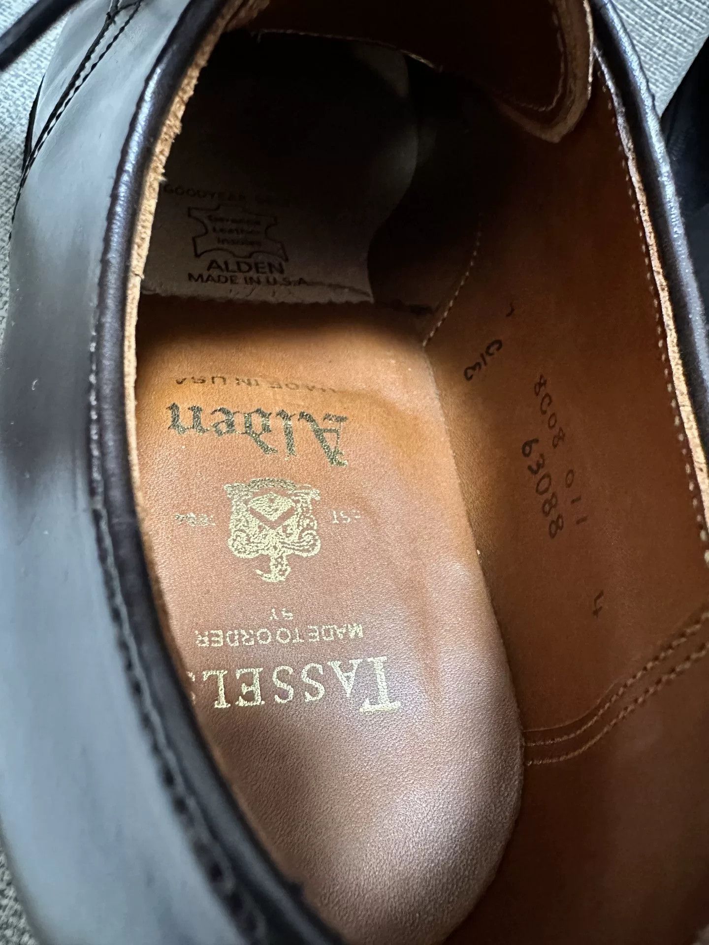Alden Alden V-Tip 63088 Barrie Last Shoes Size US 7 / EU 40 - 8 Thumbnail
