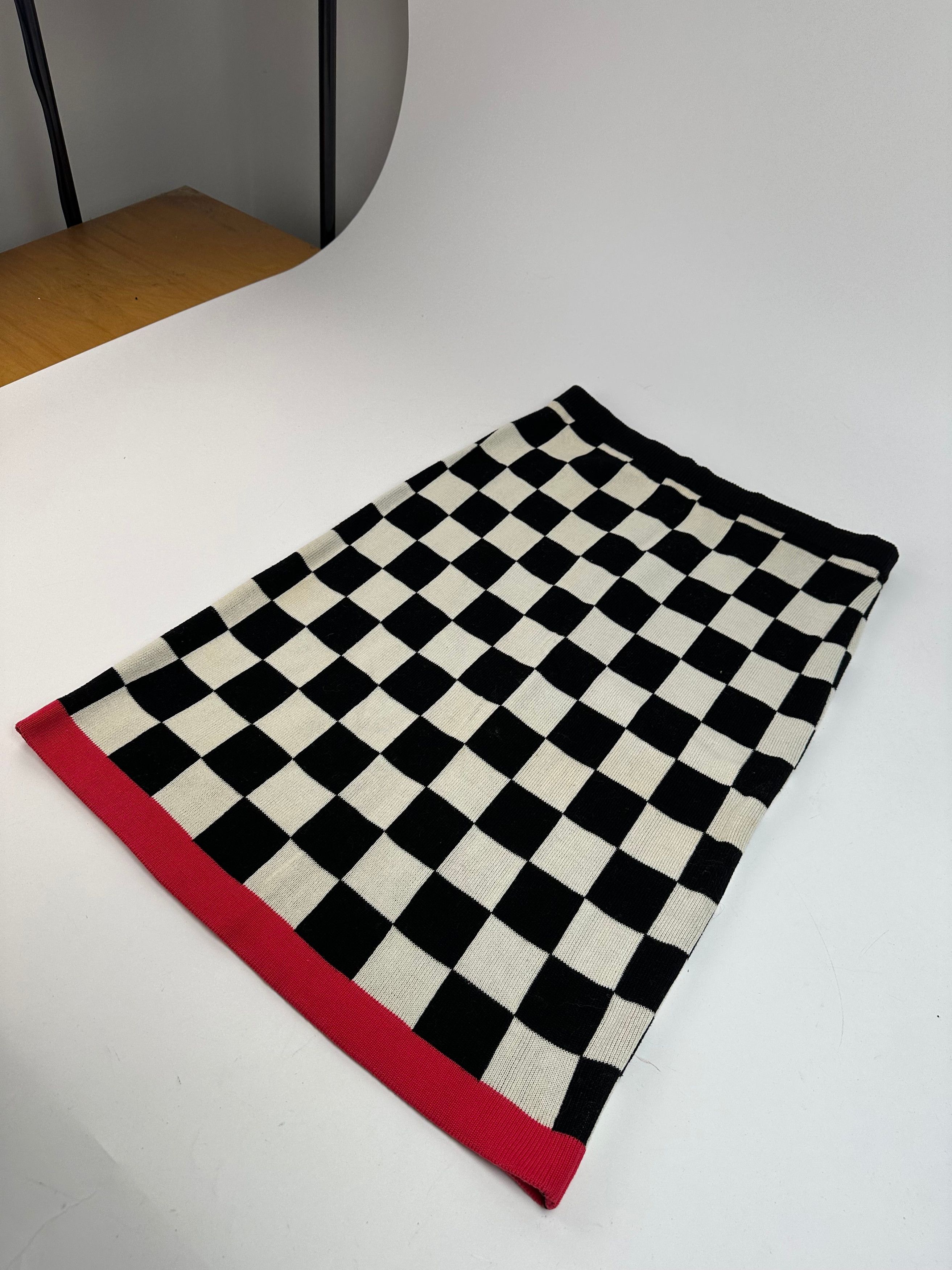 Celine Vintage Paris Chess Emblossed Skirt Black White 40/L Size 34" / US 12 / IT 48 - 6 Thumbnail