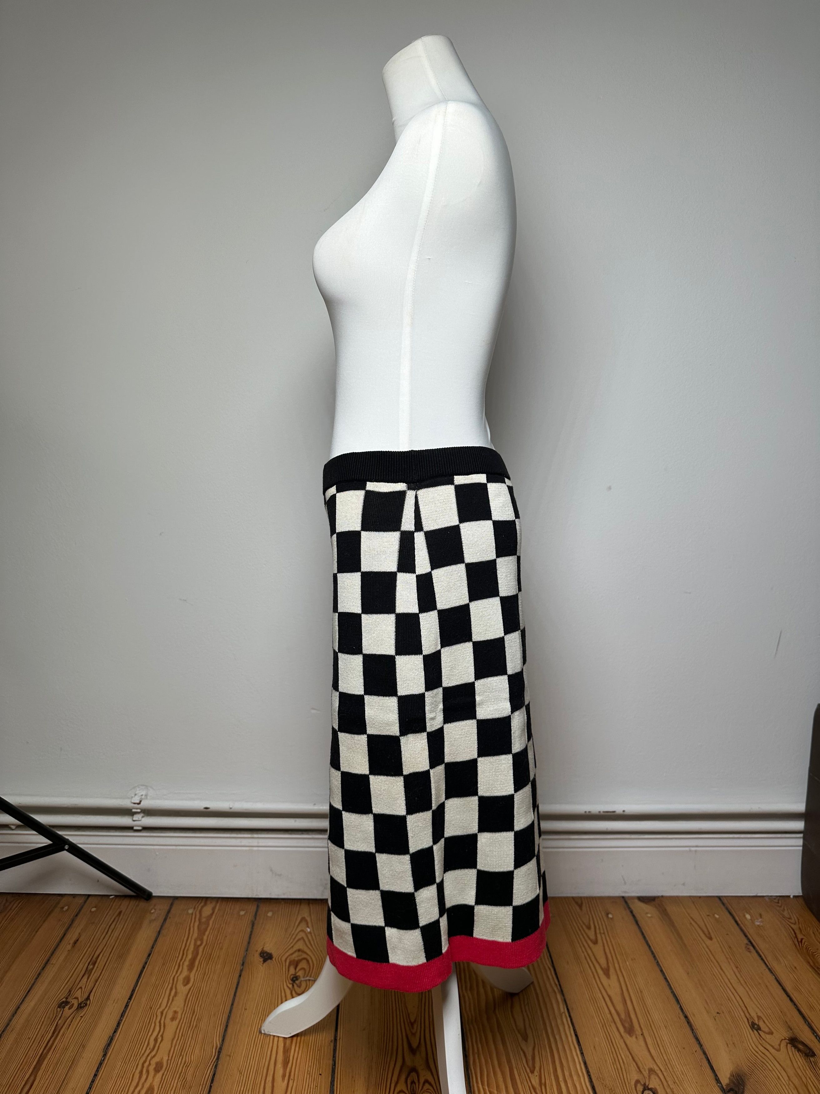 Celine Vintage Paris Chess Emblossed Skirt Black White 40/L Size 34" / US 12 / IT 48 - 2 Thumbnail