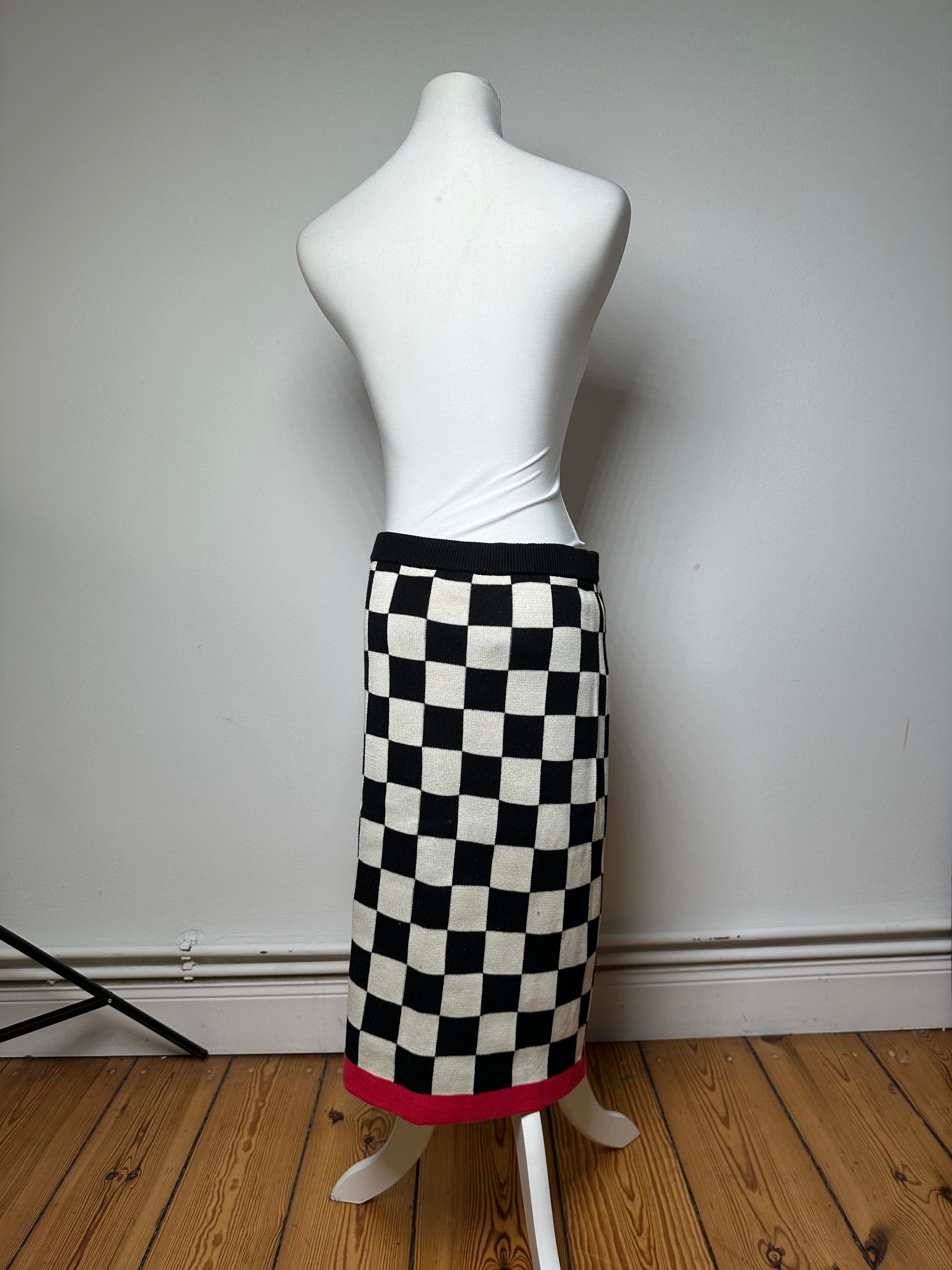 Celine Vintage Paris Chess Emblossed Skirt Black White 40/L Size 34" / US 12 / IT 48 - 3 Thumbnail