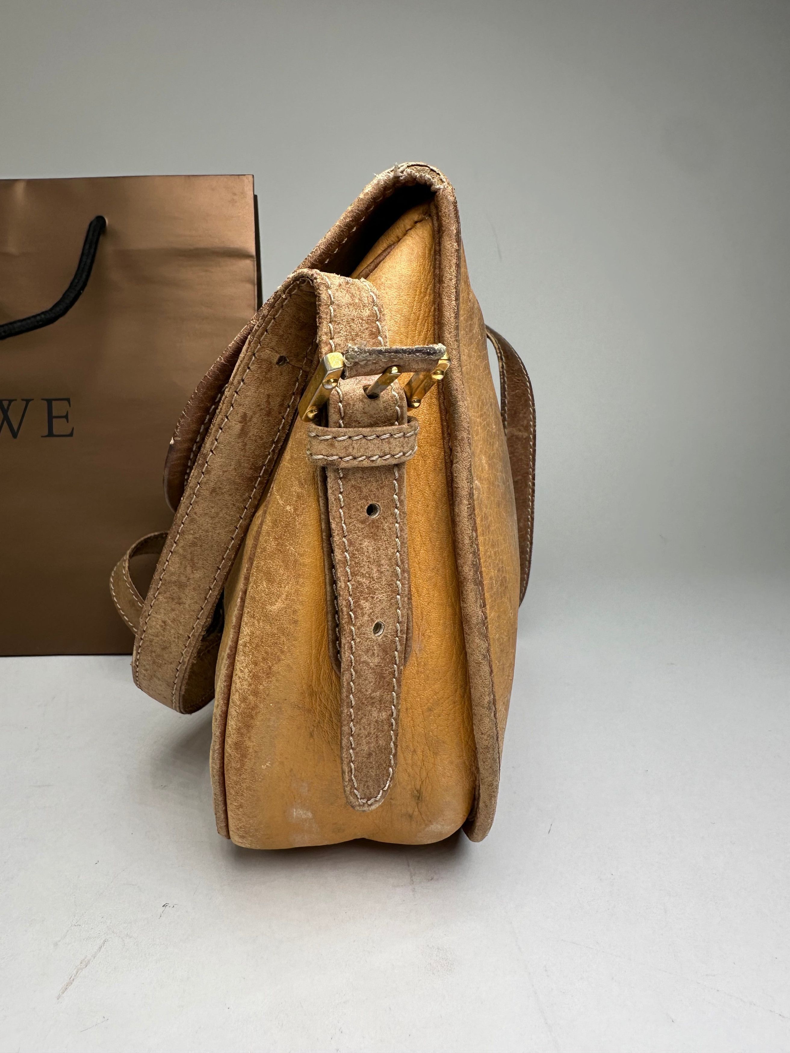 Loewe Vintage Anagram Leather Crossbody Shoulder Bag Brown Size ONE SIZE - 9 Thumbnail