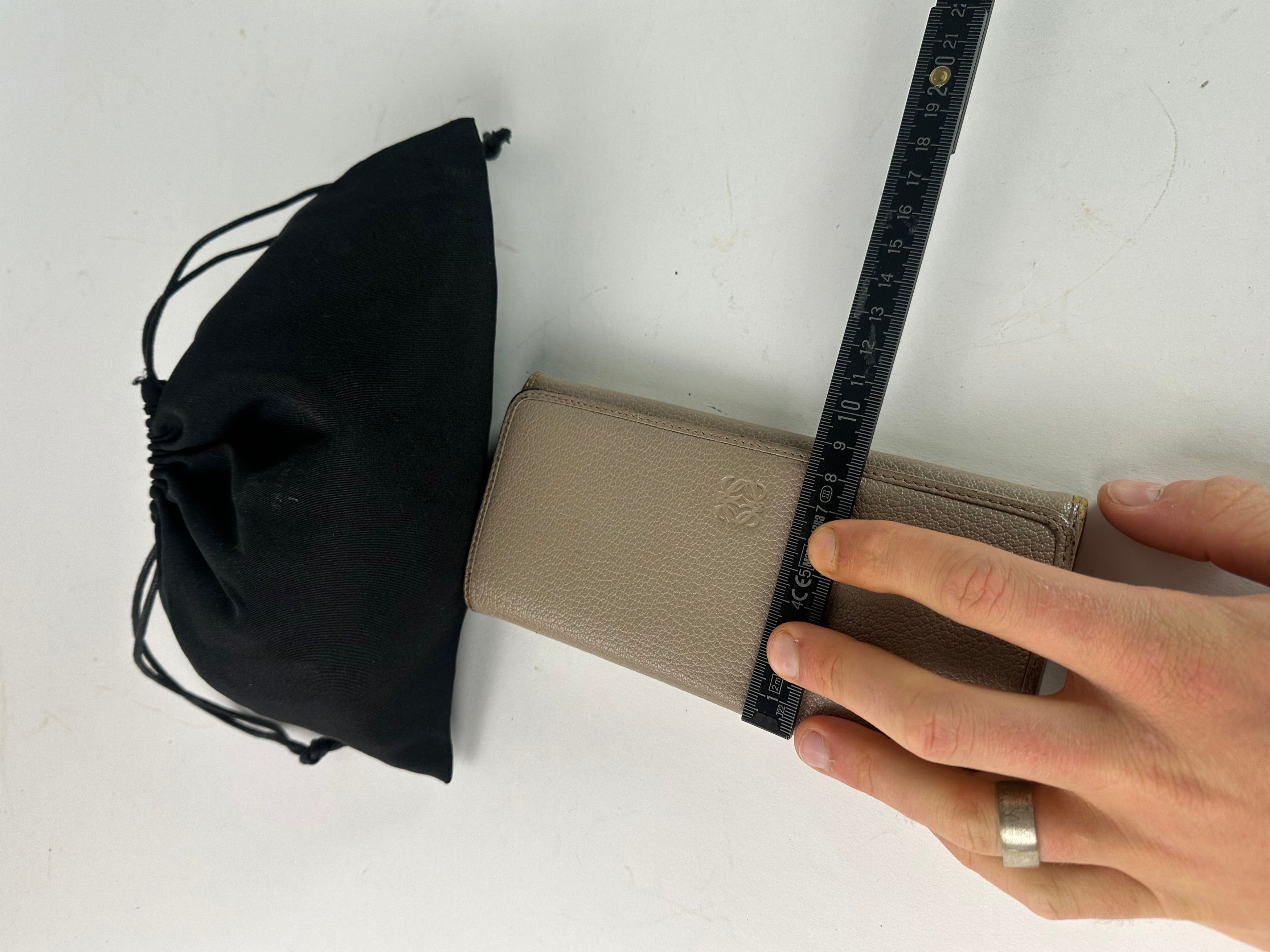 Loewe Vintage Leather Long Wallet Beige Size ONE SIZE - 4 Thumbnail