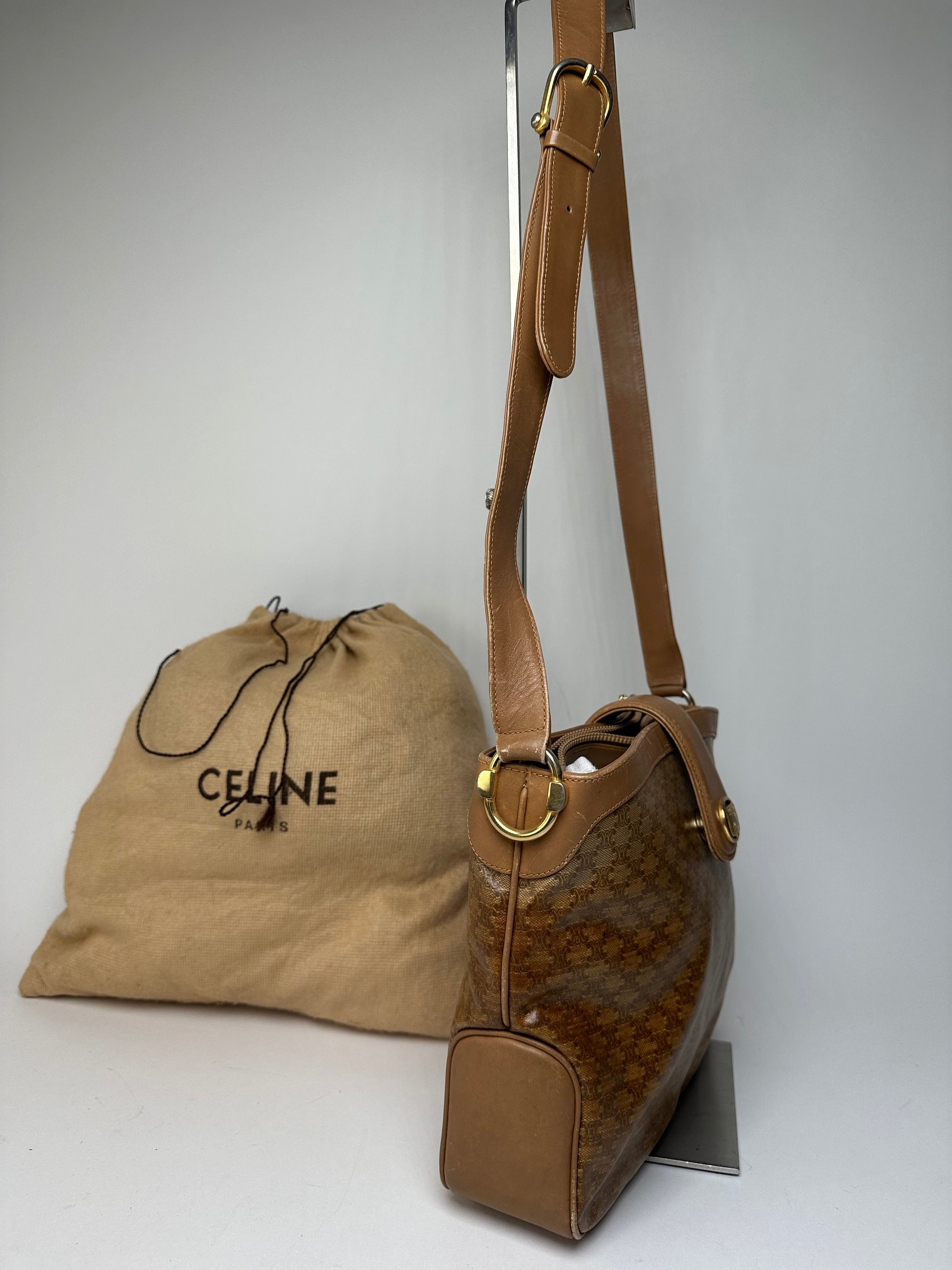 Celine Vintage Paris Triomphe Monogram Shoulder / Crossbody Bucket Size ONE SIZE - 7 Thumbnail