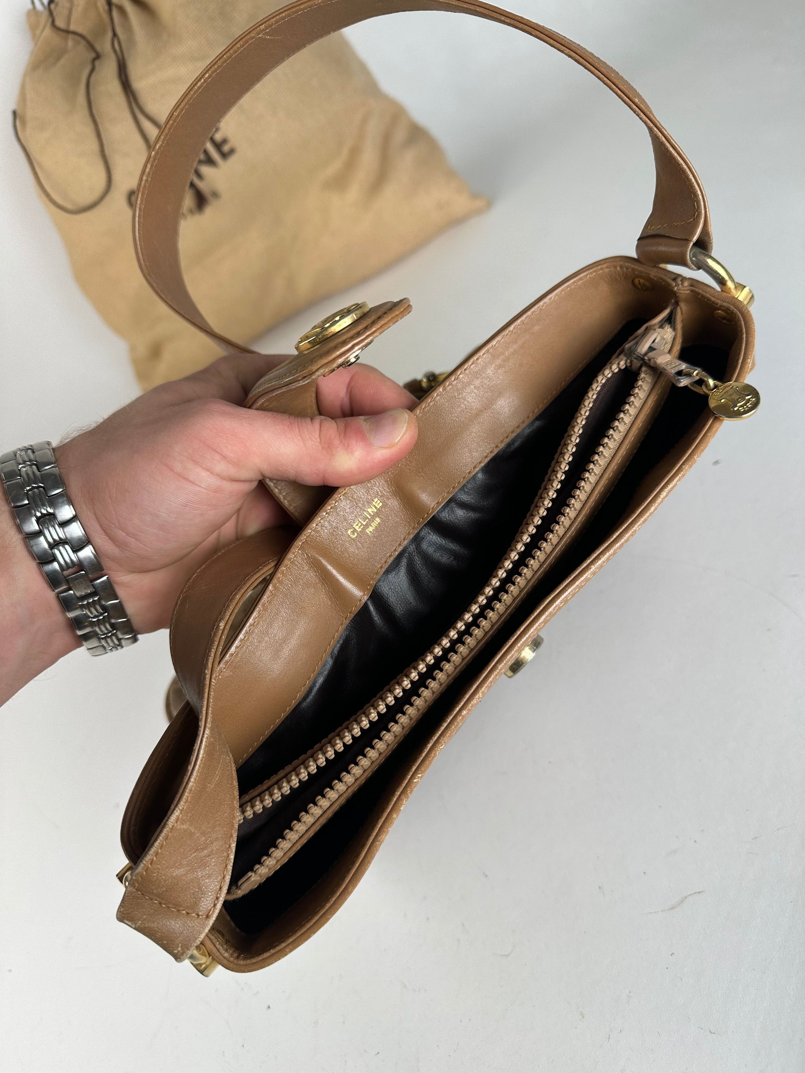 Celine Vintage Paris Triomphe Monogram Shoulder / Crossbody Bucket Size ONE SIZE - 3 Thumbnail