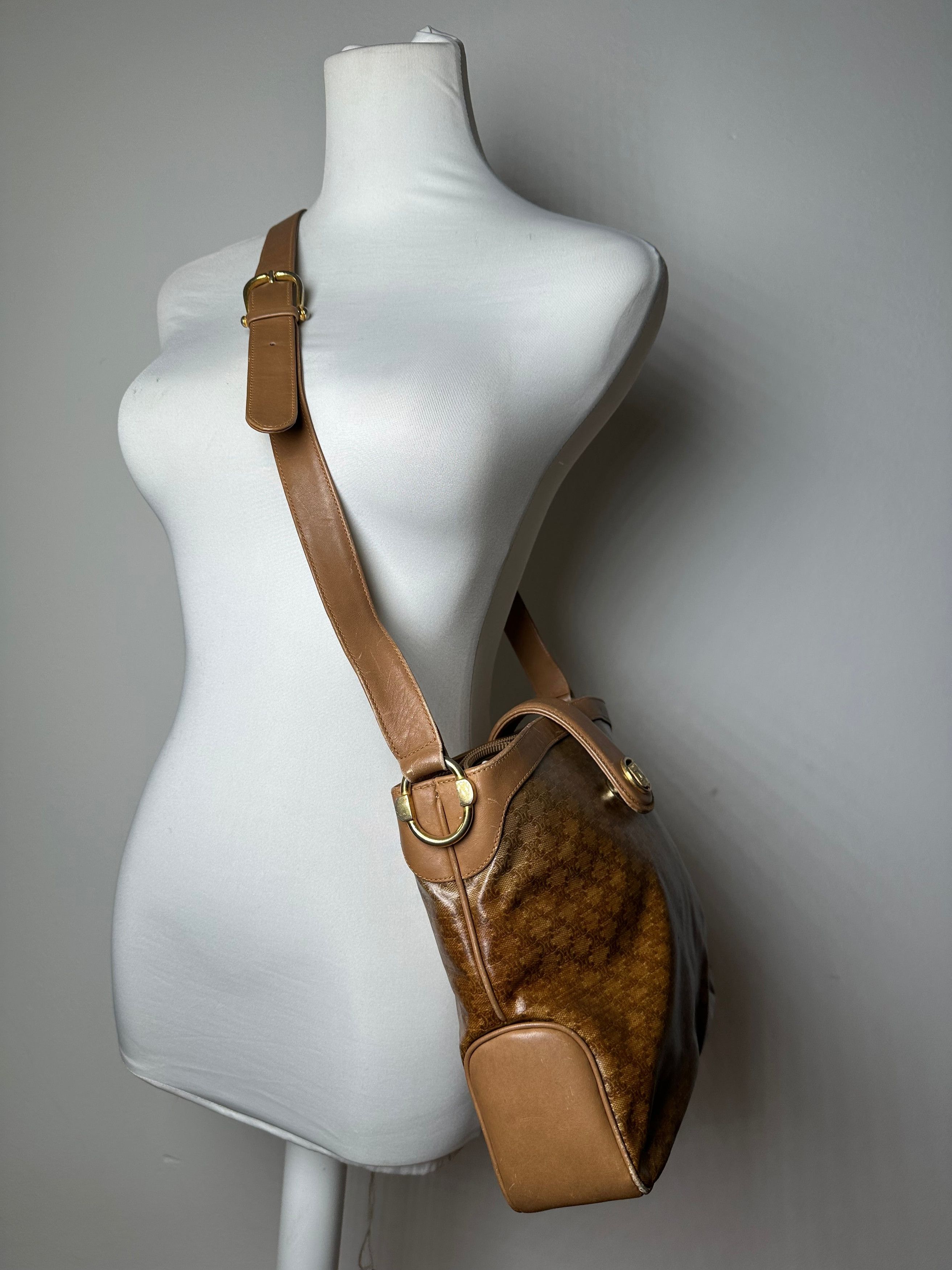 Celine Vintage Paris Triomphe Monogram Shoulder / Crossbody Bucket Size ONE SIZE - 4 Thumbnail