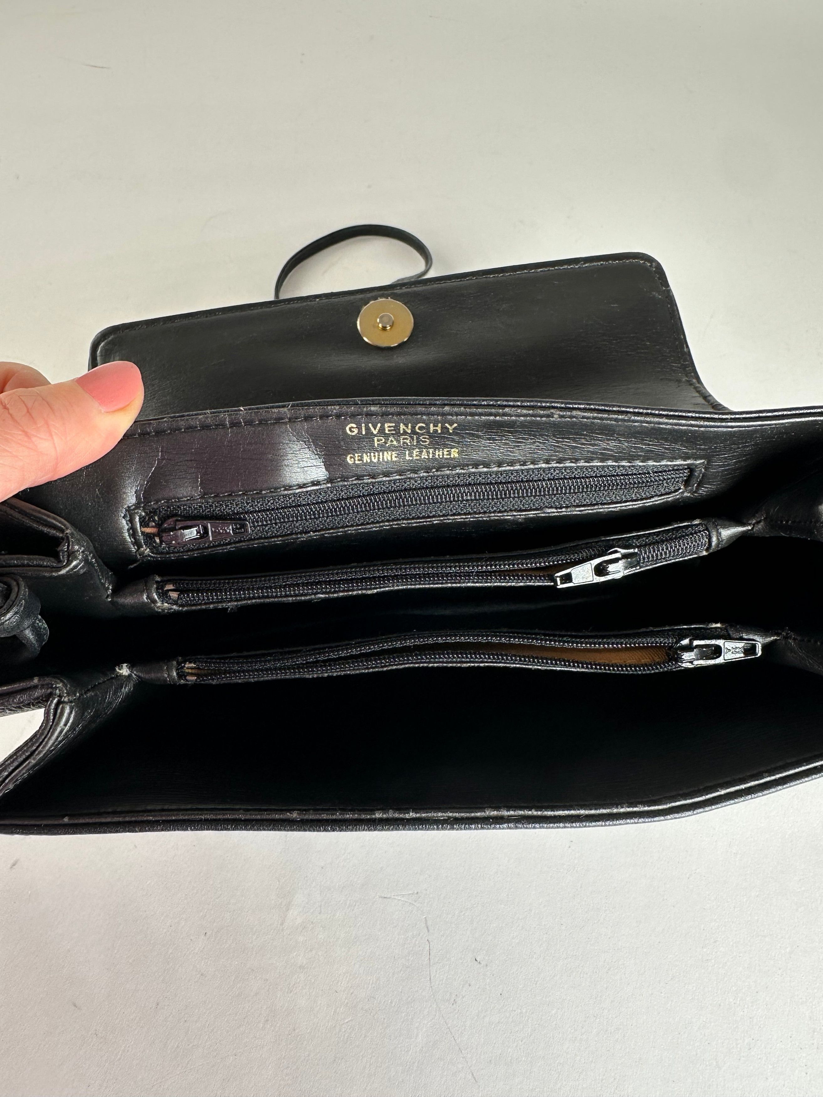 Givenchy Vintage Leather Shoulder Bag Black Size ONE SIZE - 11 Thumbnail