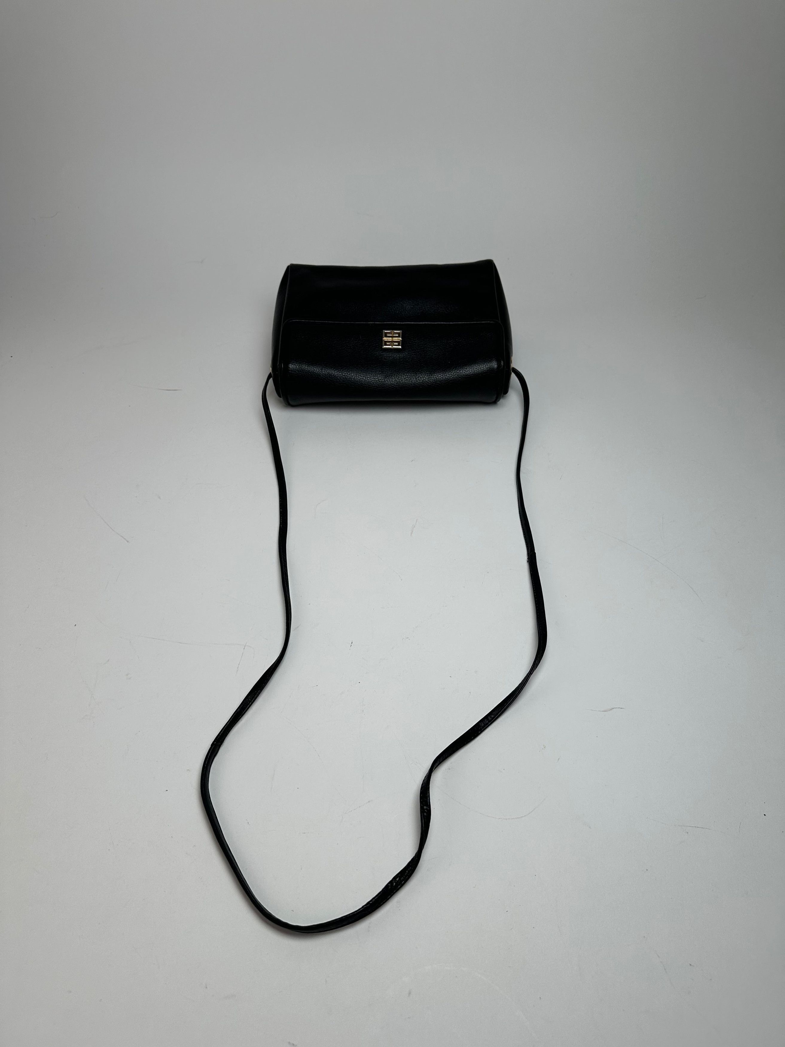 Givenchy Vintage Leather Shoulder Bag Black Size ONE SIZE - 6 Thumbnail