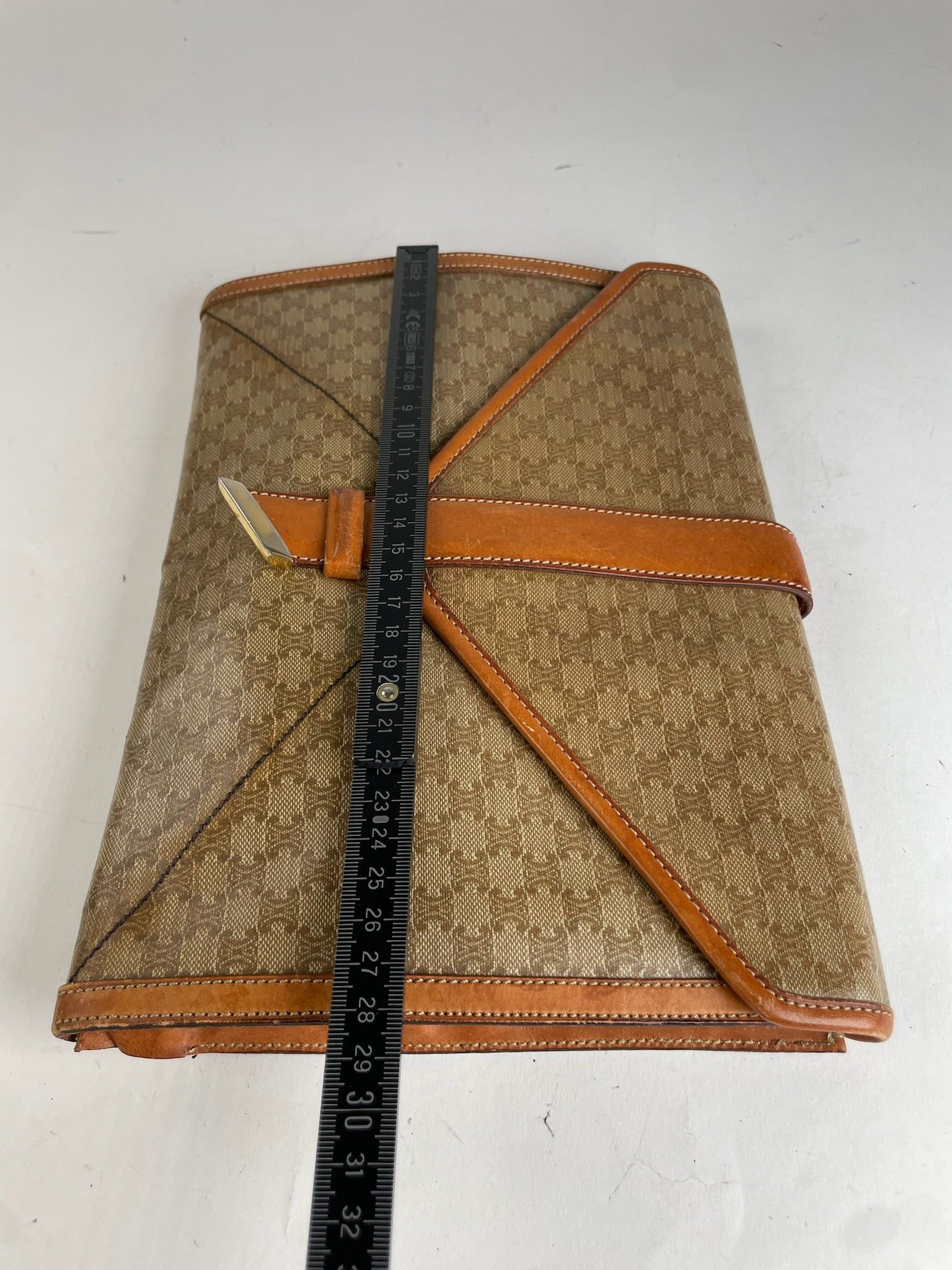 Celine Vintage Triomphe Monogram Leather Clutch Beige Brown Size ONE SIZE - 8 Thumbnail
