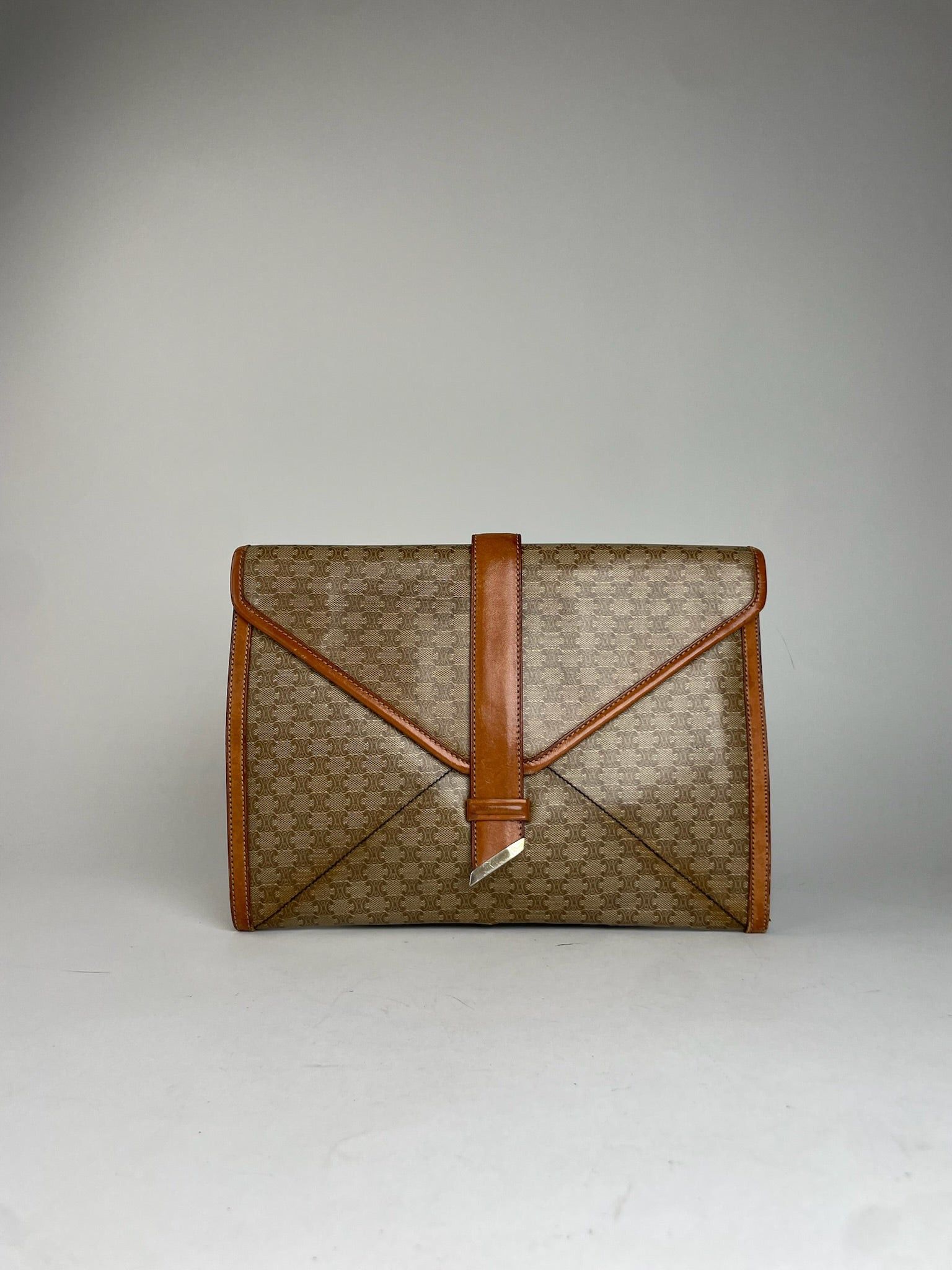 Celine Vintage Triomphe Monogram Leather Clutch Beige Brown Size ONE SIZE - 10 Thumbnail