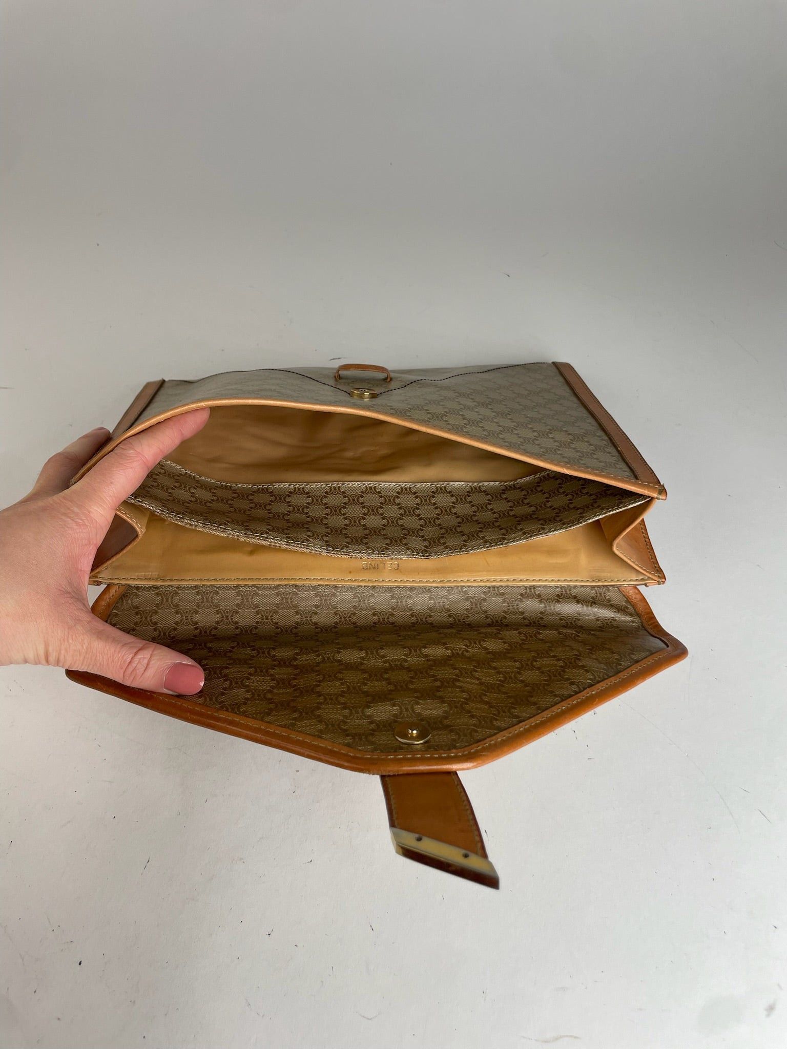 Celine Vintage Triomphe Monogram Leather Clutch Beige Brown Size ONE SIZE - 3 Thumbnail