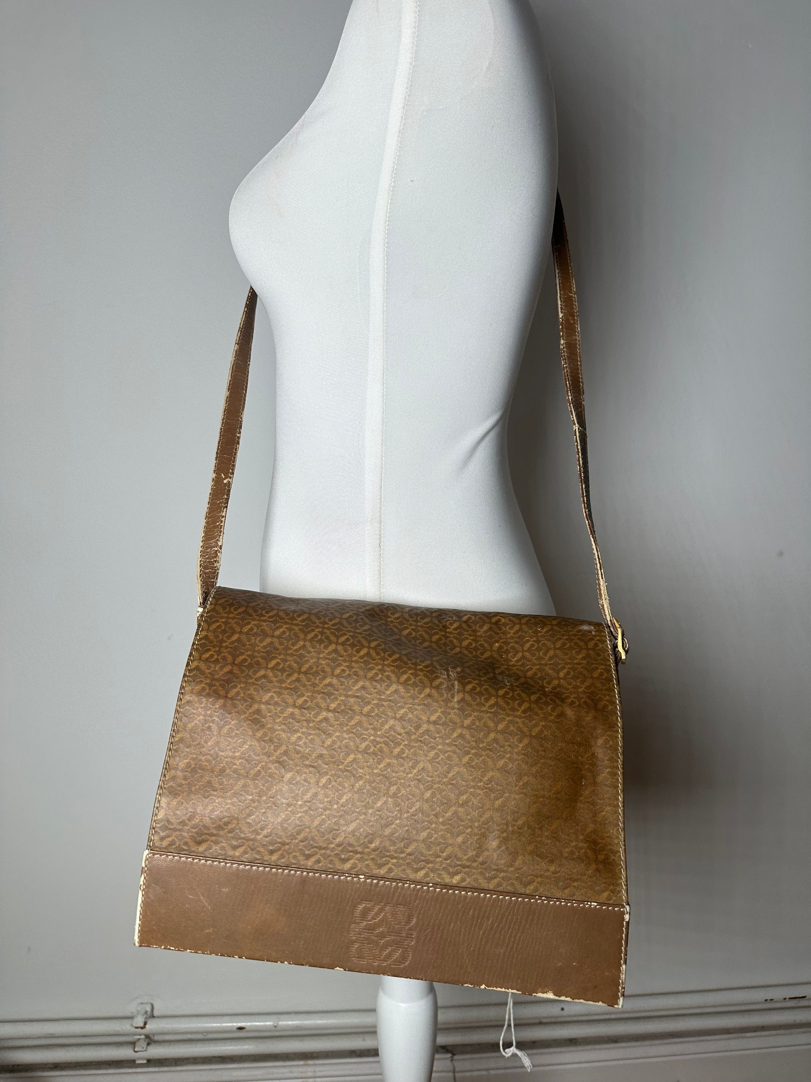 Loewe Vintage Madrid Leather Monogram Bag Camel Brown Size ONE SIZE - 7 Thumbnail