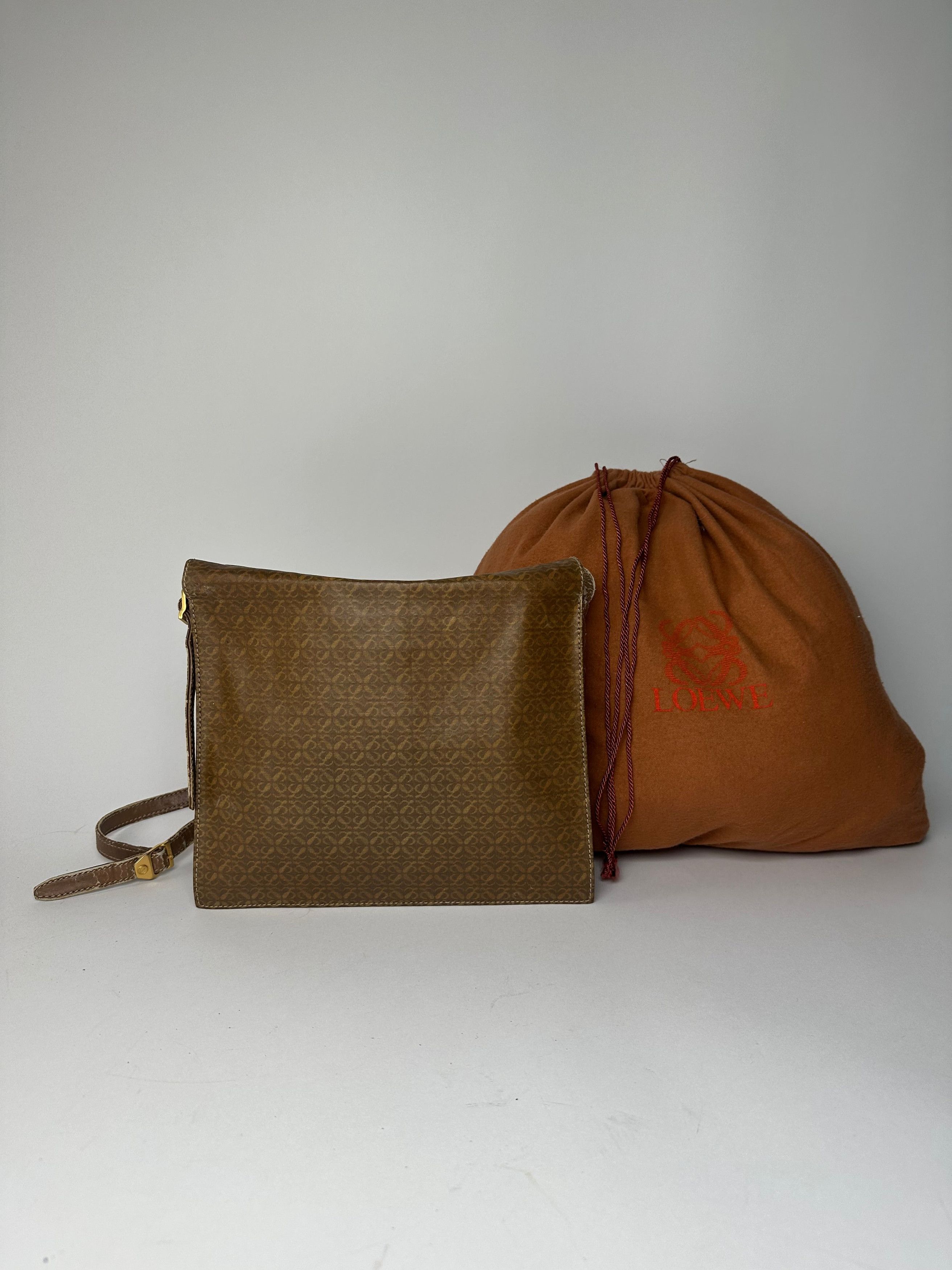 Loewe Vintage Madrid Leather Monogram Bag Camel Brown Size ONE SIZE - 2 Thumbnail