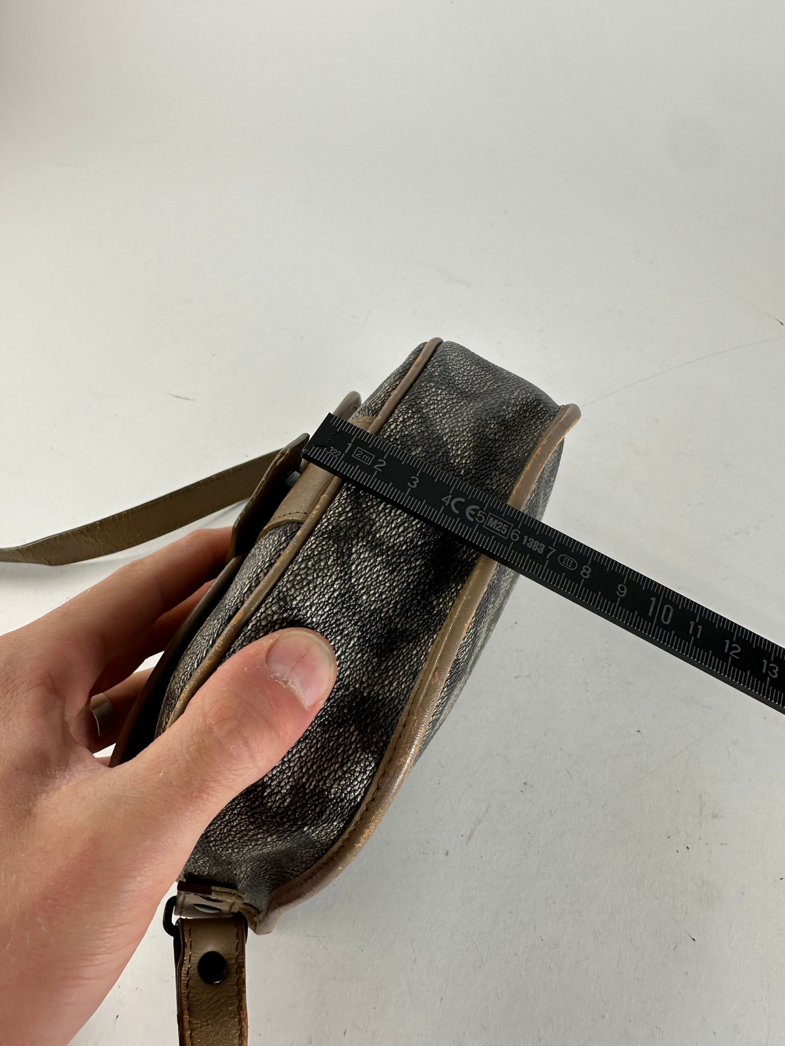 Other Vintage Yves Saint Laurent Stone Emblossed Leather Crossbody Size ONE SIZE - 15 Thumbnail