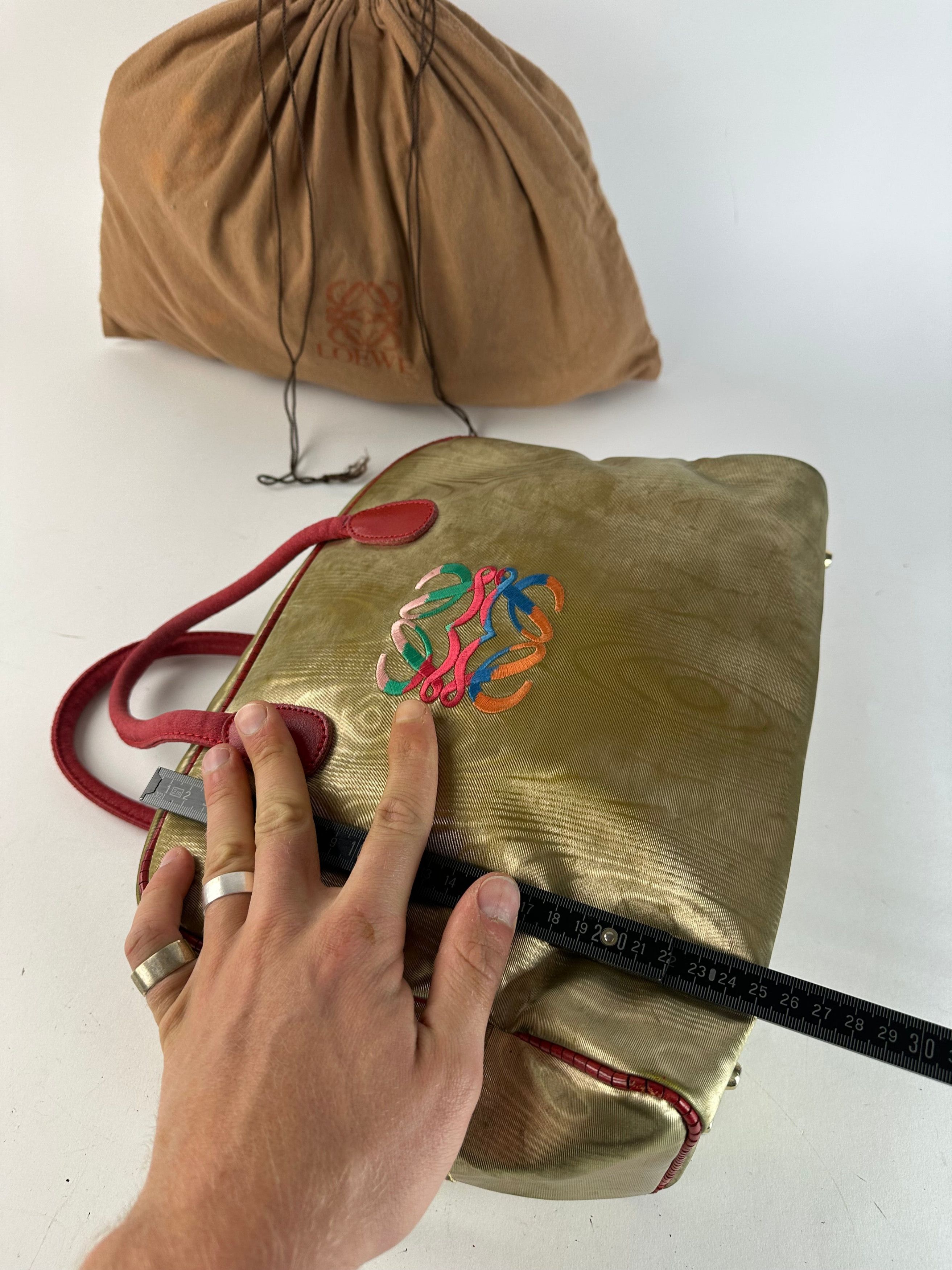 Loewe Vintage Madrid Pearl Emblossed Leather Handbag Gold Multicol Size ONE SIZE - 11 Thumbnail