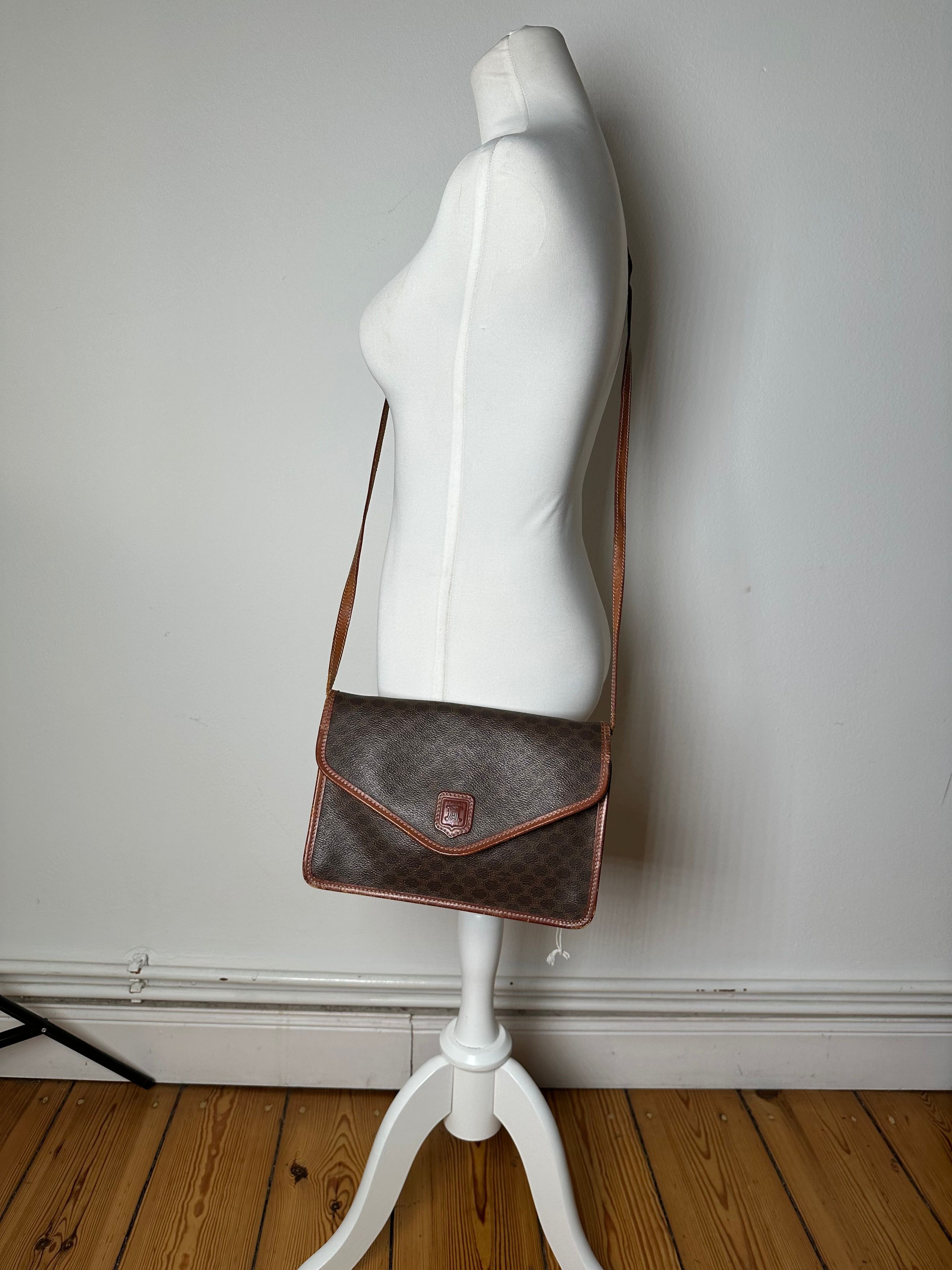 Celine Vintage Crline Paris Triomphe Monogram Leather Shoulder / Cr Size ONE SIZE - 4 Thumbnail