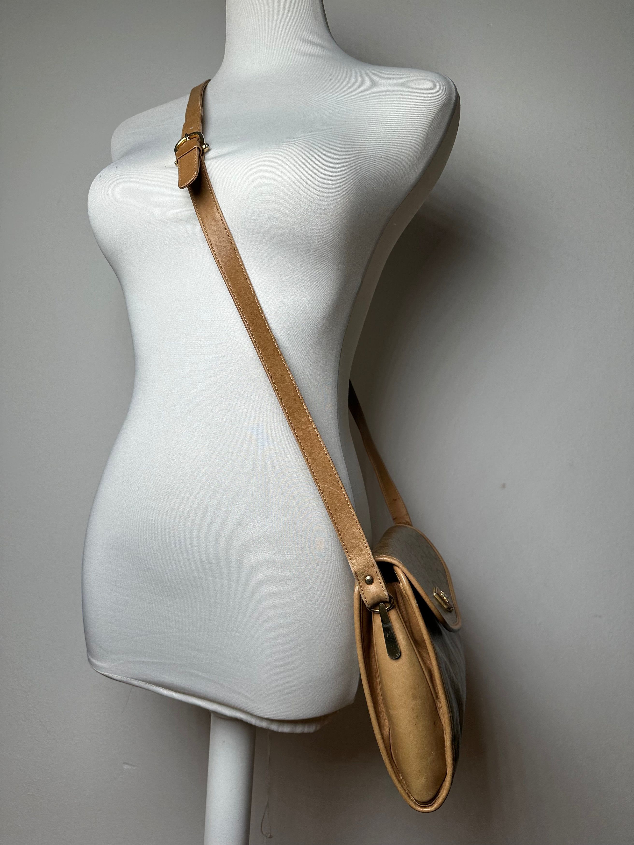 Celine Vintage Monogram Shoulder / Crossbody Bag Gold Beige Size ONE SIZE - 7 Thumbnail