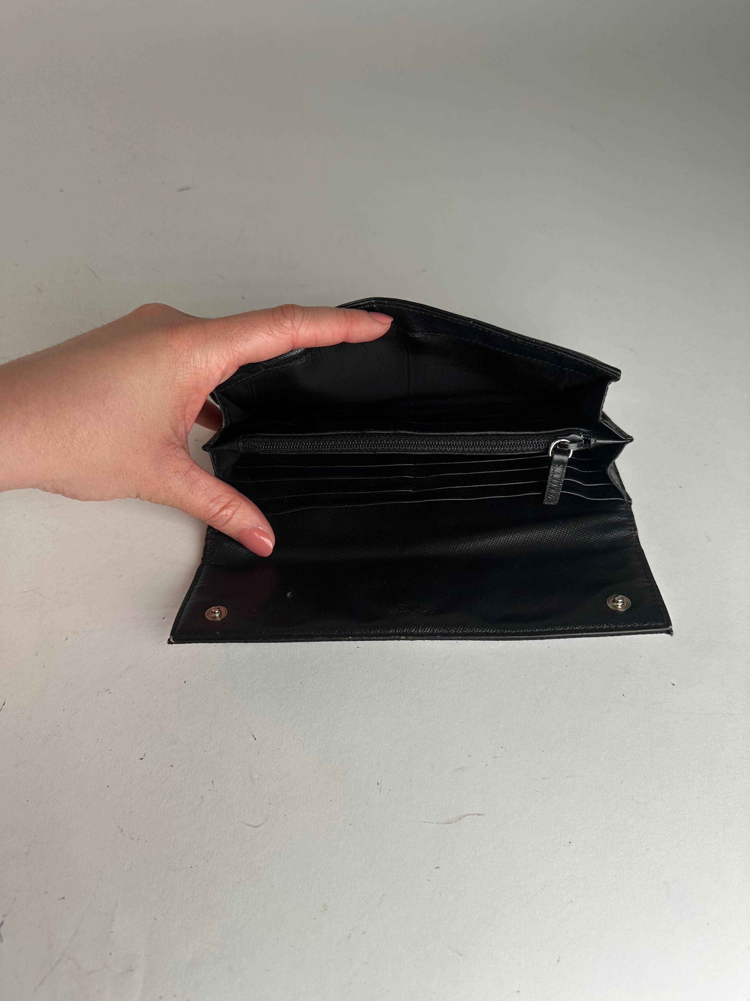Prada Vintage Triangle Wallet Black Size ONE SIZE - 4 Thumbnail