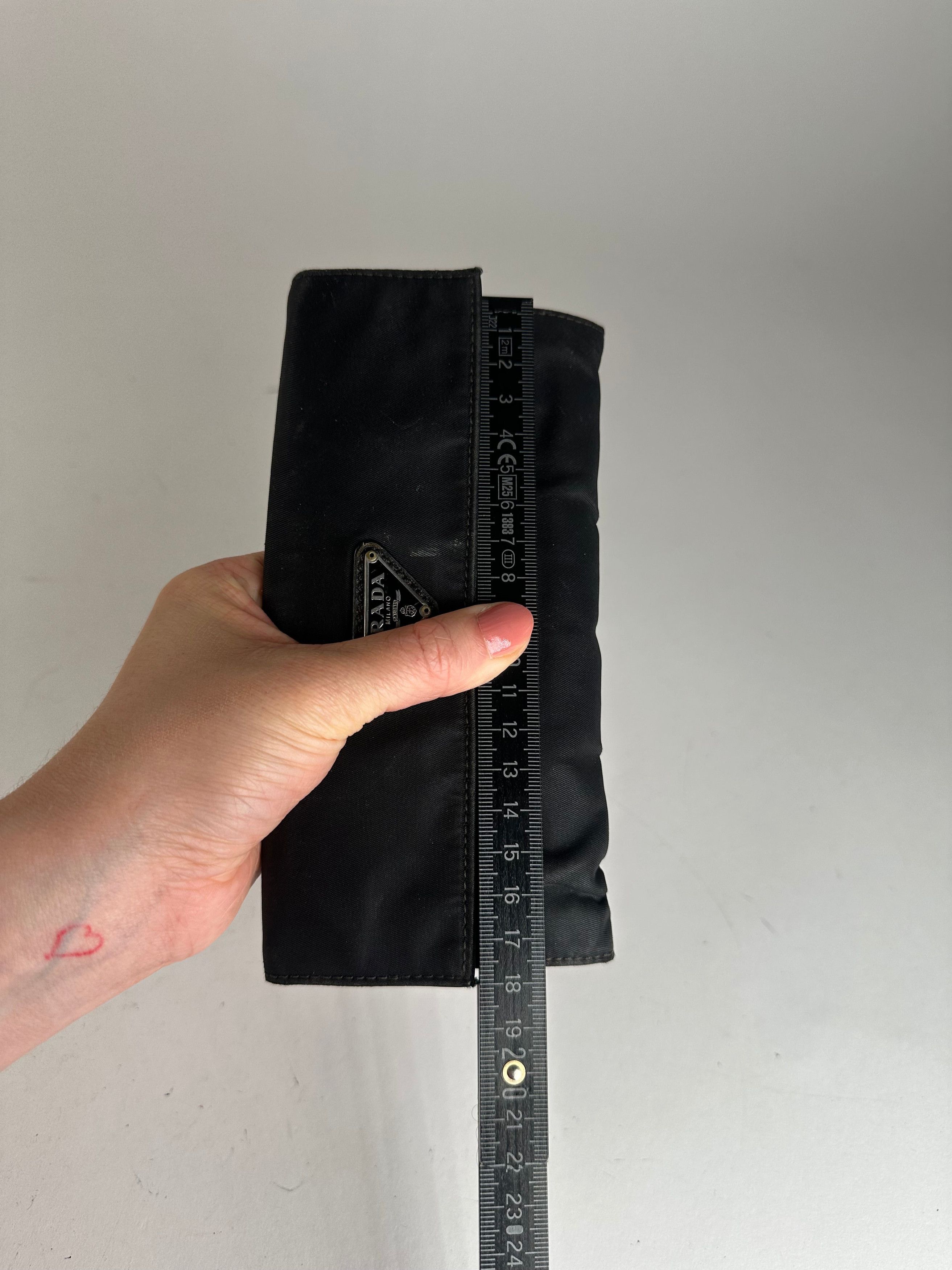 Prada Vintage Triangle Wallet Black Size ONE SIZE - 8 Thumbnail