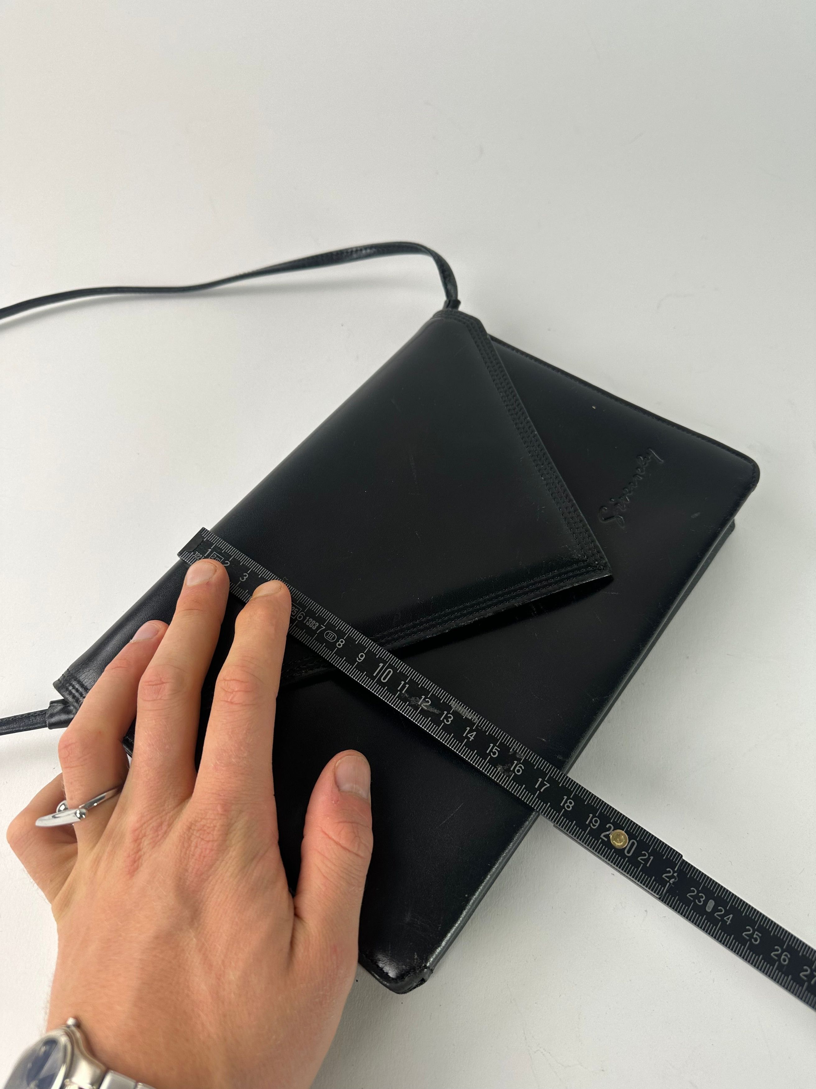 Givenchy Vintage Leather Crossbody Bag Black Size ONE SIZE - 7 Thumbnail