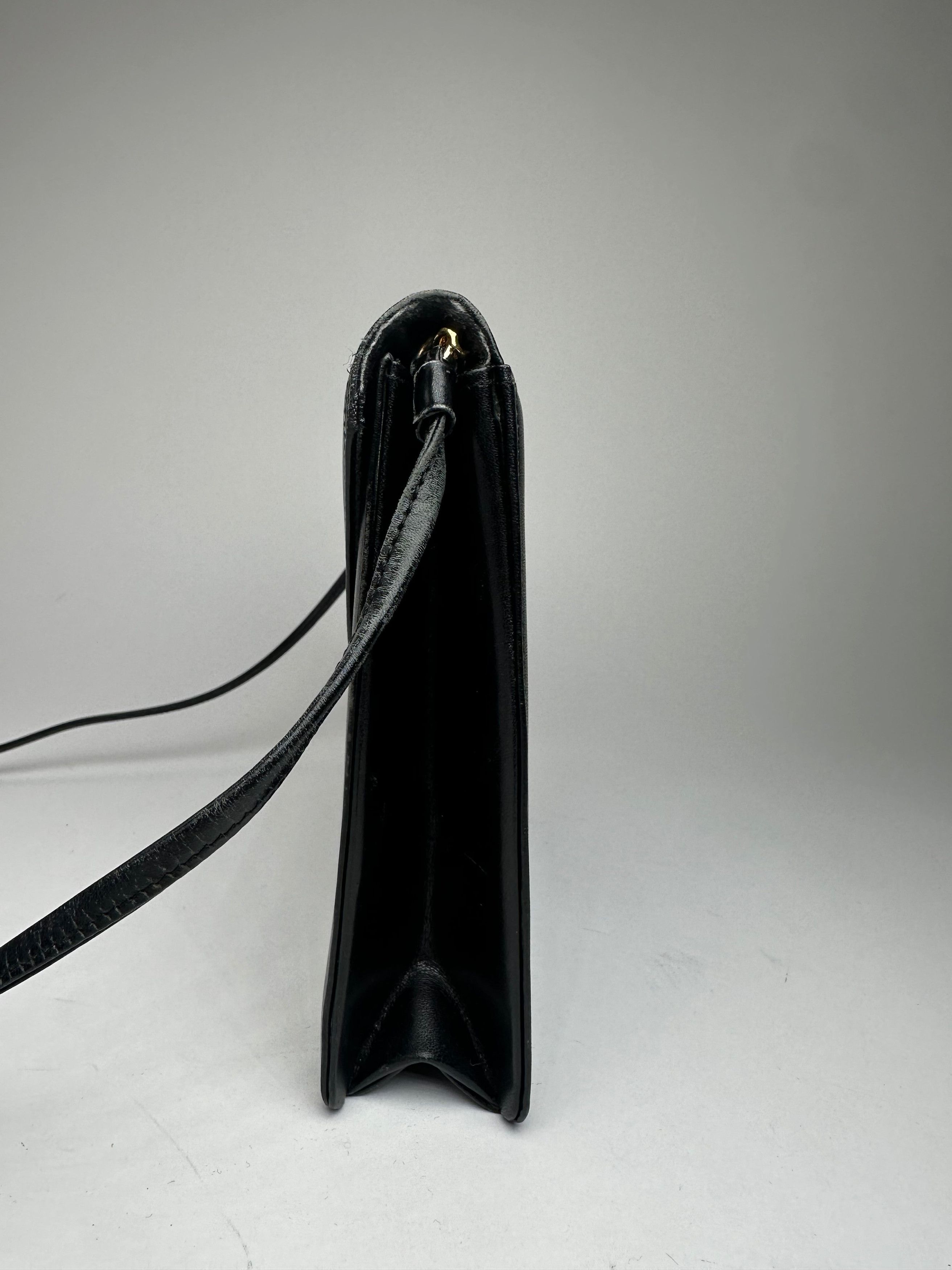 Givenchy Vintage Leather Crossbody Bag Black Size ONE SIZE - 4 Thumbnail