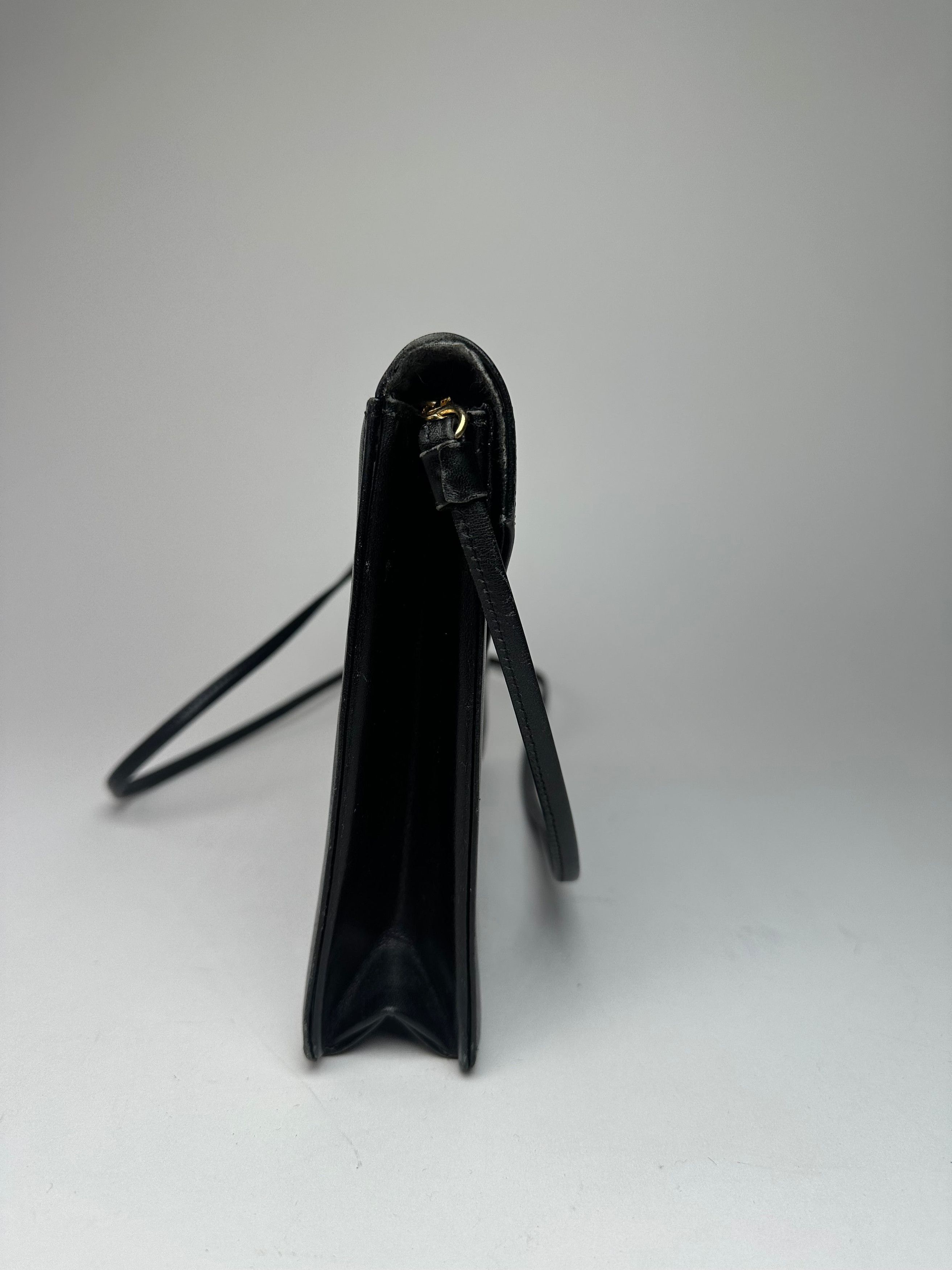 Givenchy Vintage Leather Crossbody Bag Black Size ONE SIZE - 6 Thumbnail