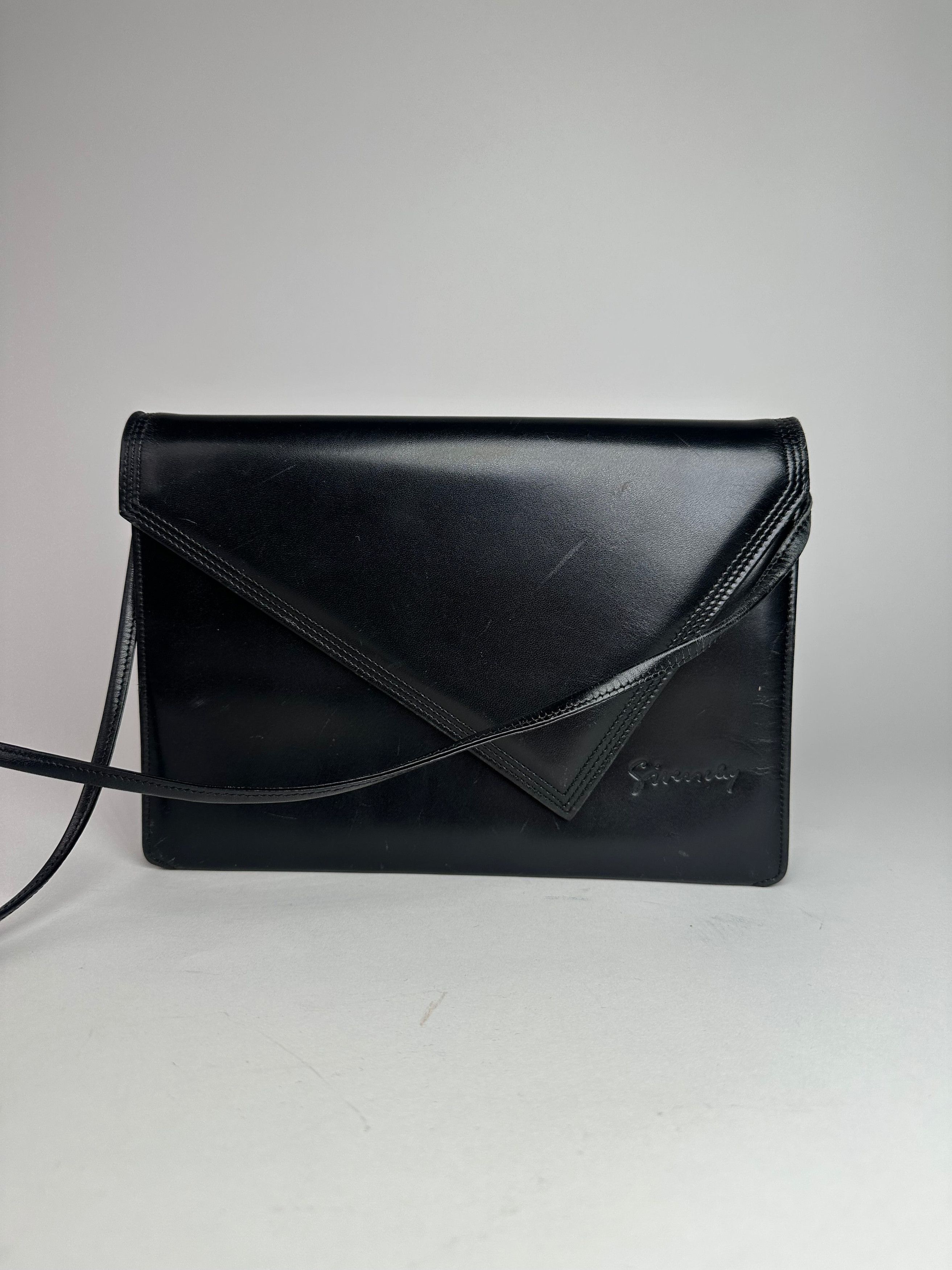 Givenchy Vintage Leather Crossbody Bag Black Size ONE SIZE - 3 Thumbnail
