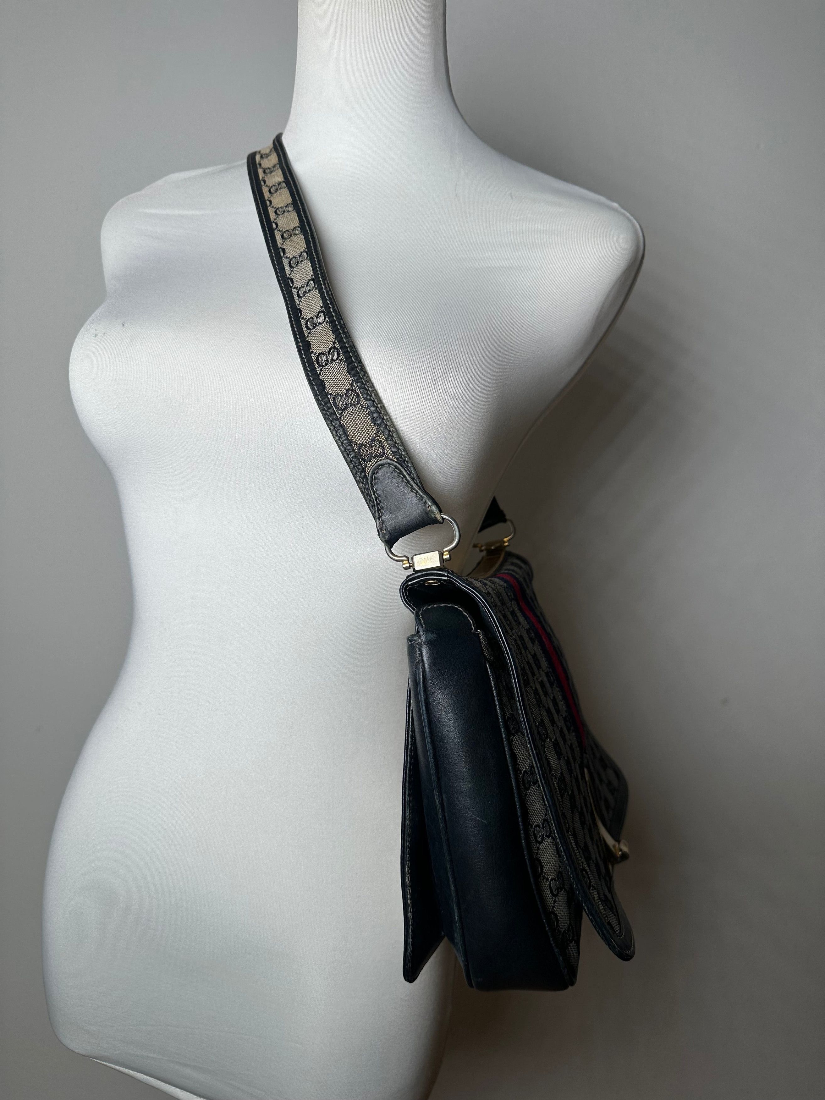 Gucci Vintage 80s Monogram Shoulder Bag Navy Grey Size ONE SIZE - 6 Thumbnail