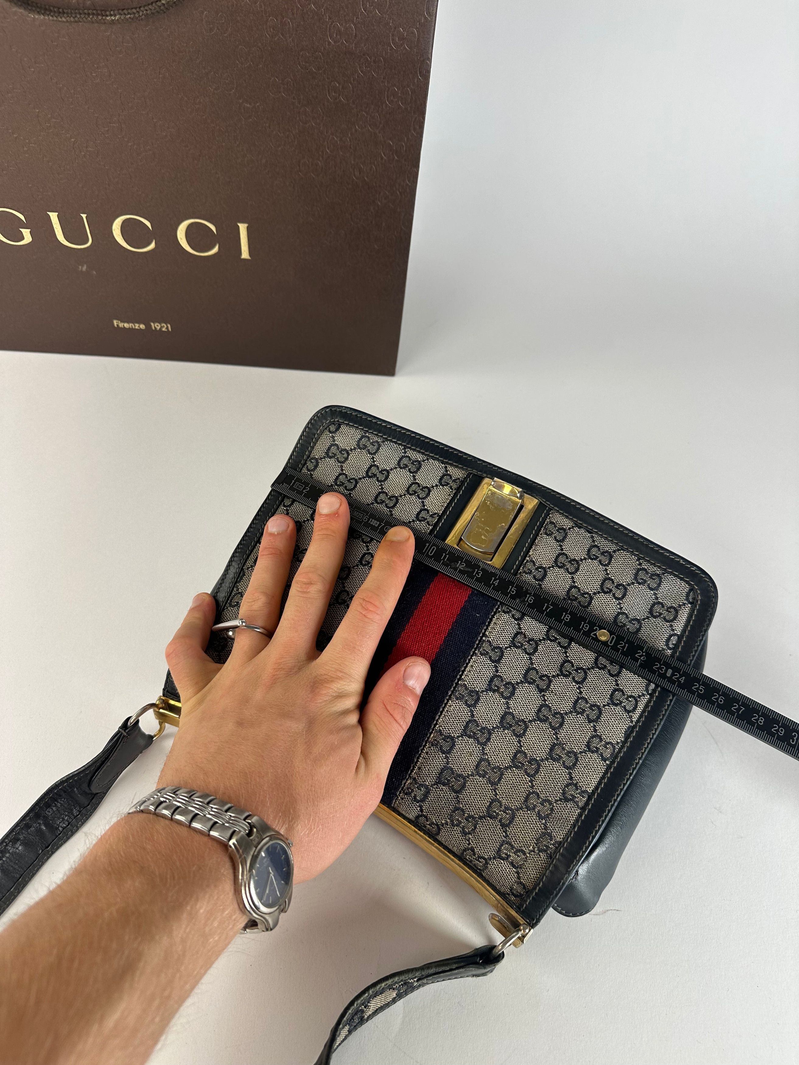 Gucci Vintage 80s Monogram Shoulder Bag Navy Grey Size ONE SIZE - 12 Thumbnail