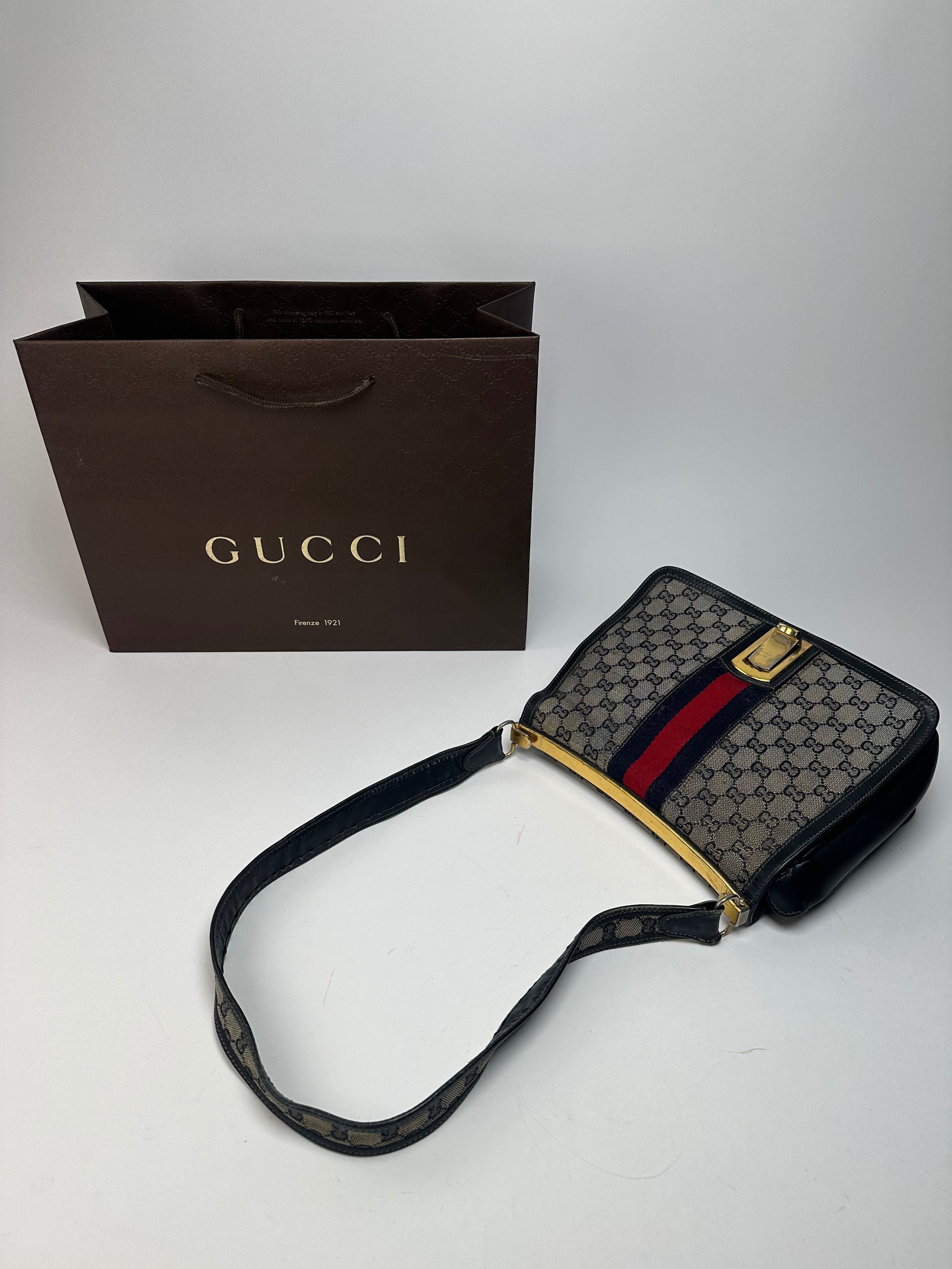 Gucci Vintage 80s Monogram Shoulder Bag Navy Grey Size ONE SIZE - 11 Thumbnail