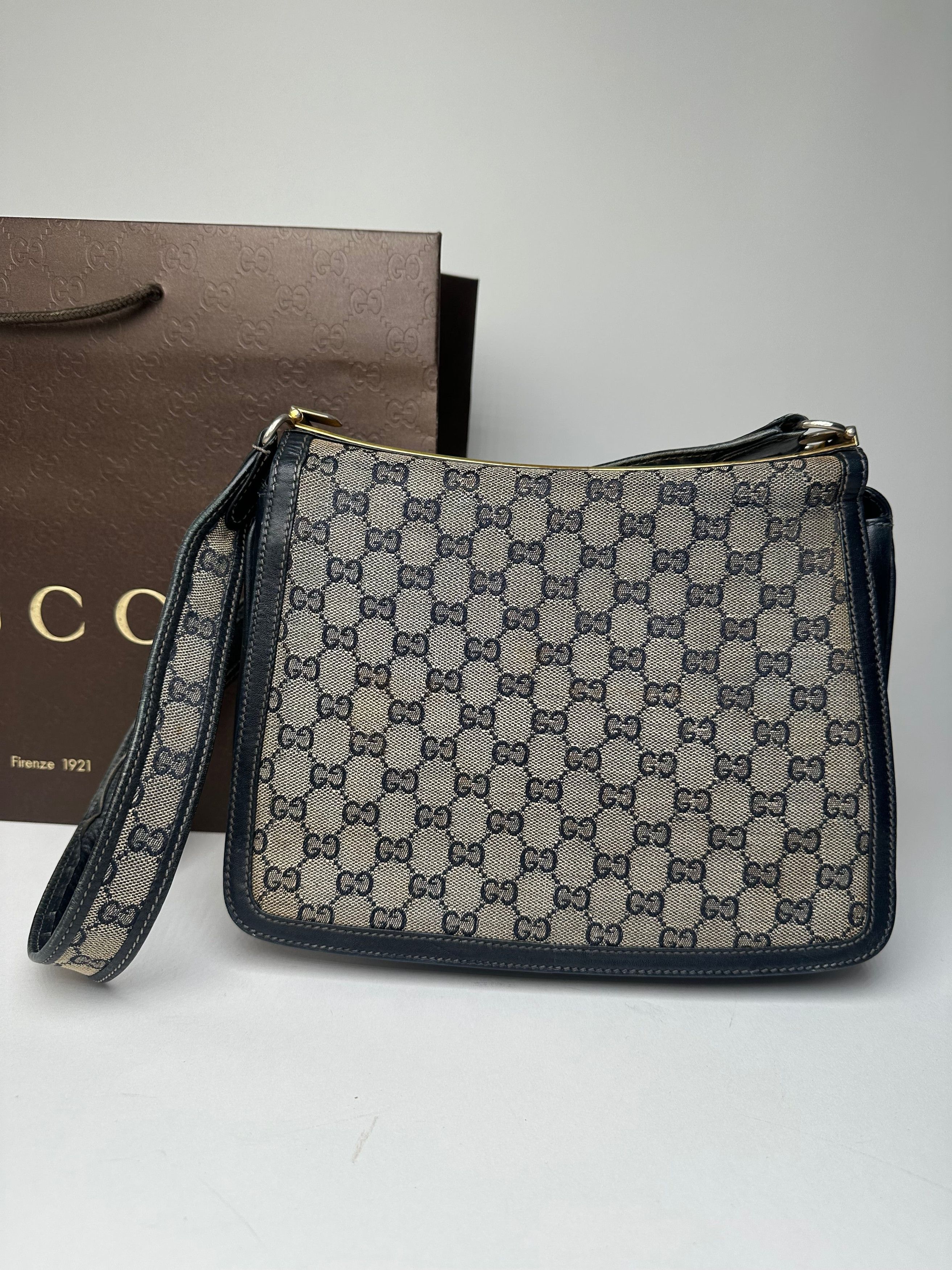 Gucci Vintage 80s Monogram Shoulder Bag Navy Grey Size ONE SIZE - 9 Thumbnail
