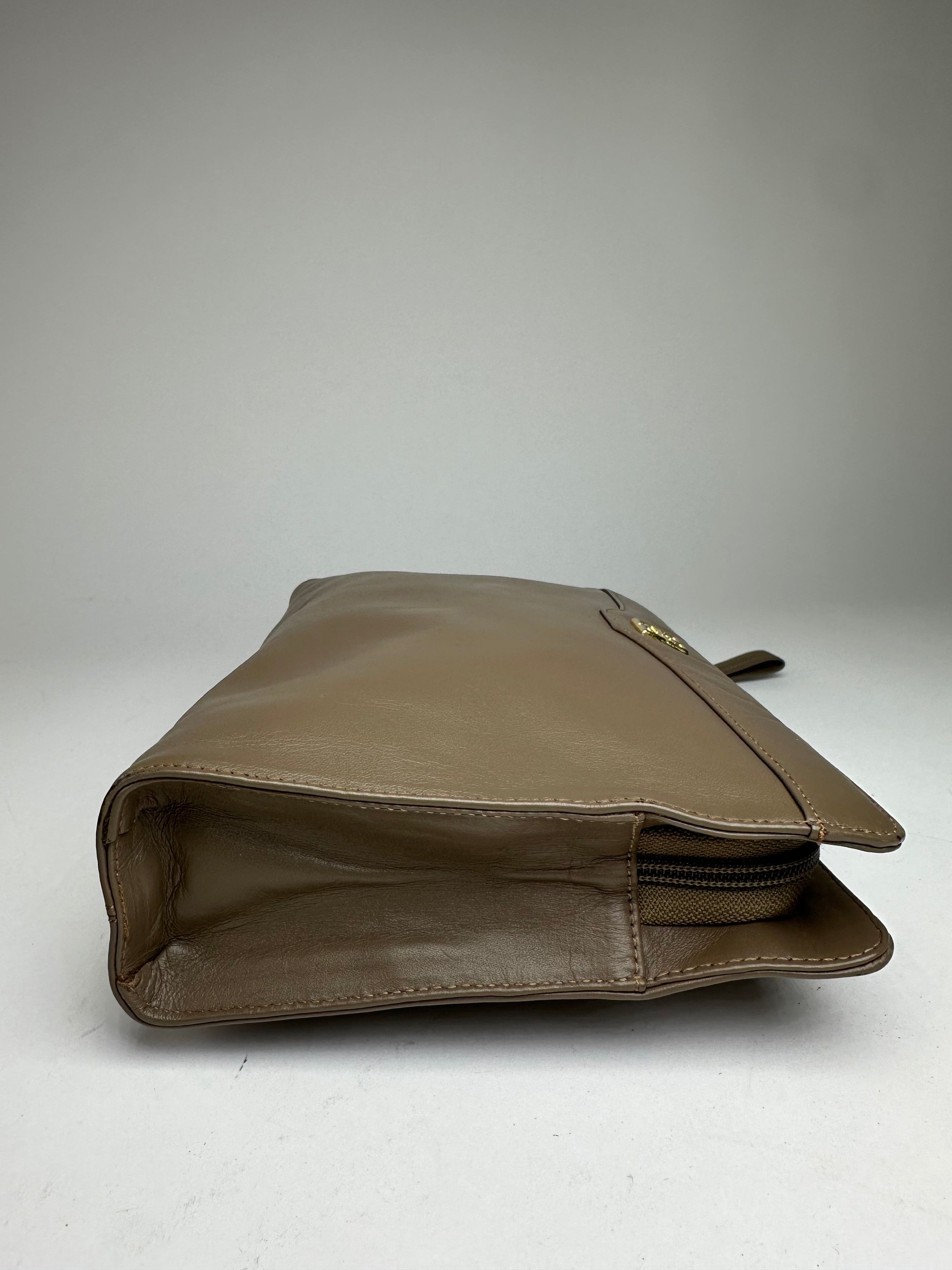 Givenchy Vintage Logo Leather Clutch Grey Size ONE SIZE - 5 Thumbnail