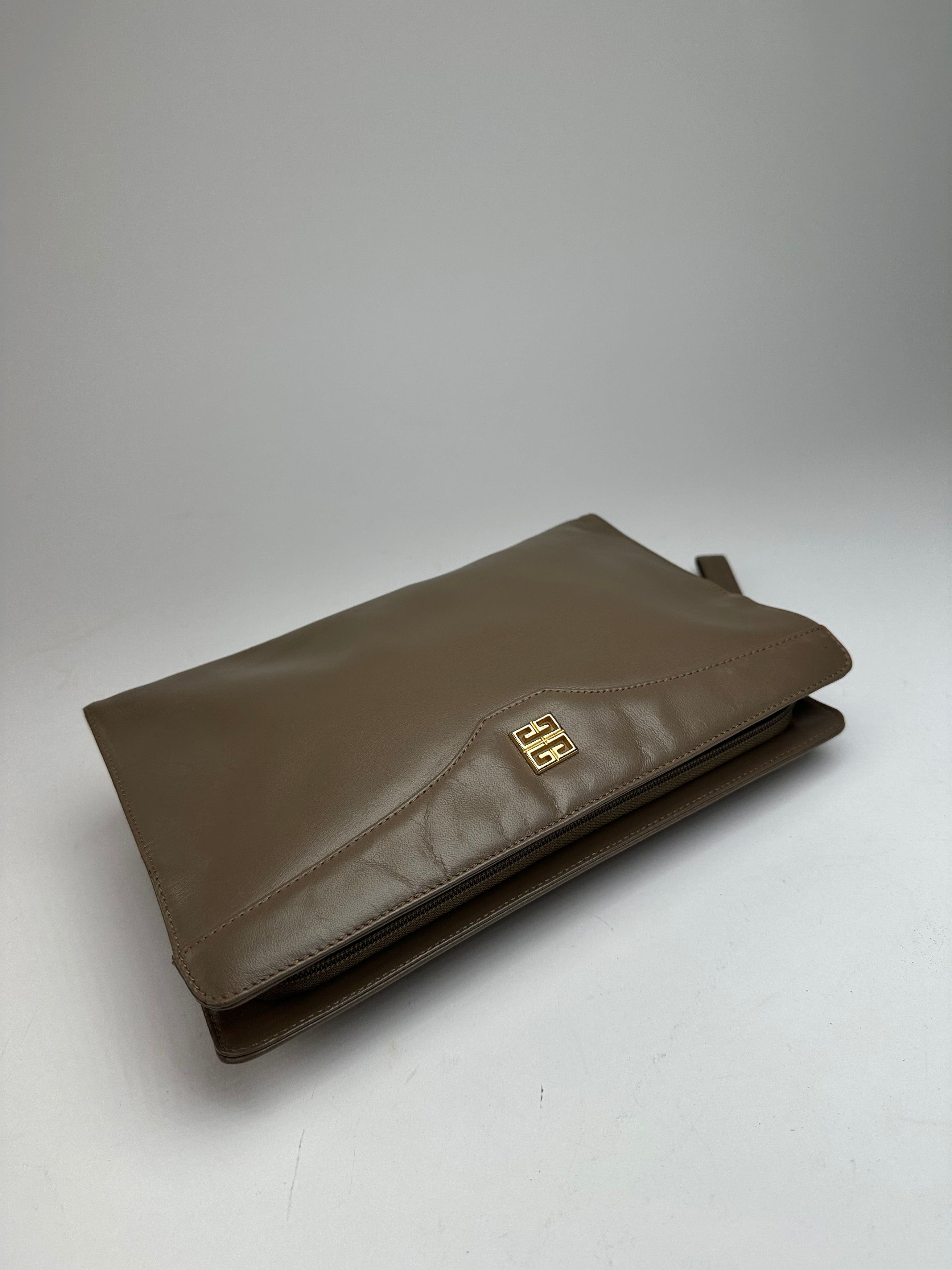 Givenchy Vintage Logo Leather Clutch Grey Size ONE SIZE - 6 Thumbnail