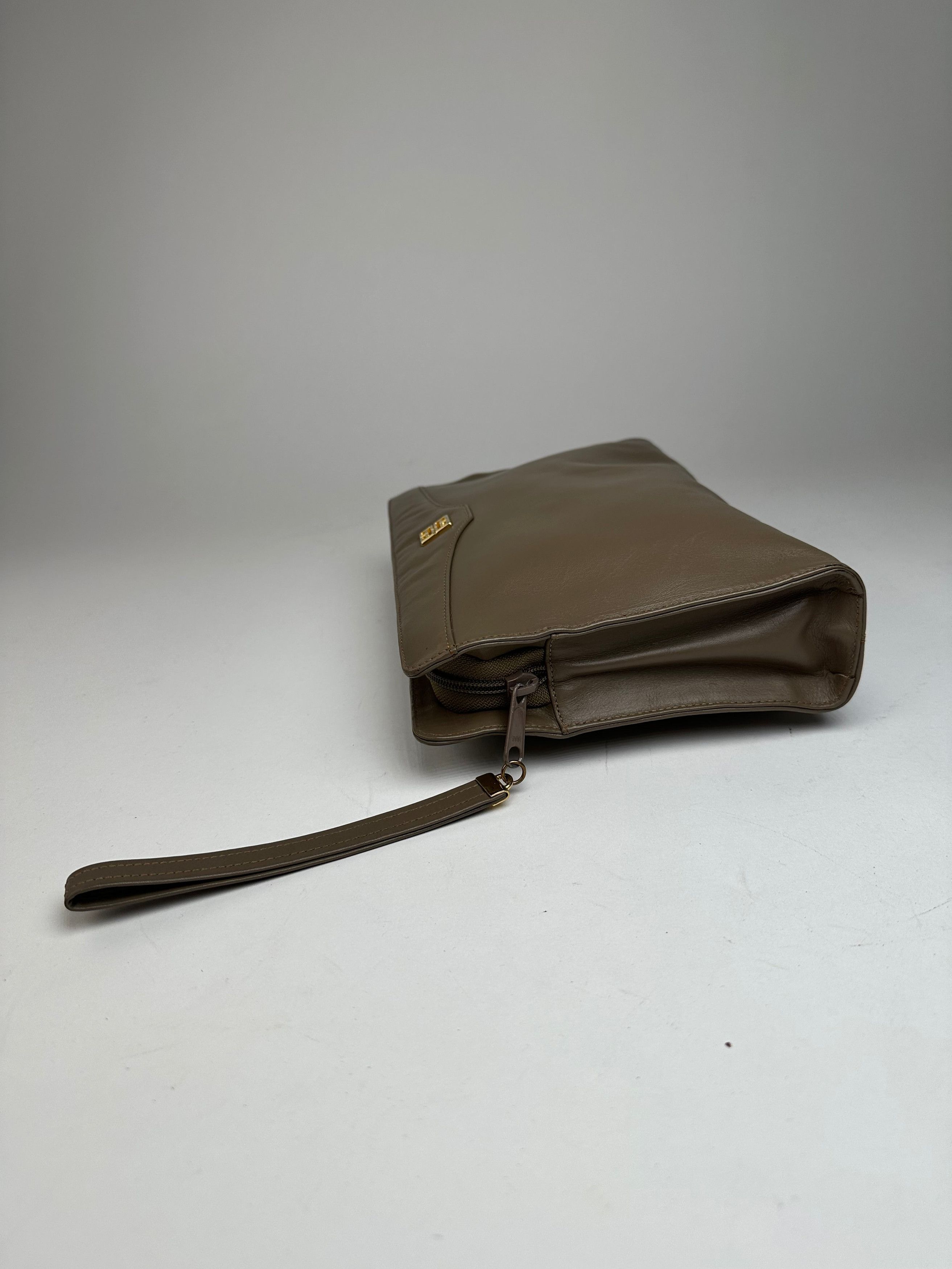 Givenchy Vintage Logo Leather Clutch Grey Size ONE SIZE - 7 Thumbnail