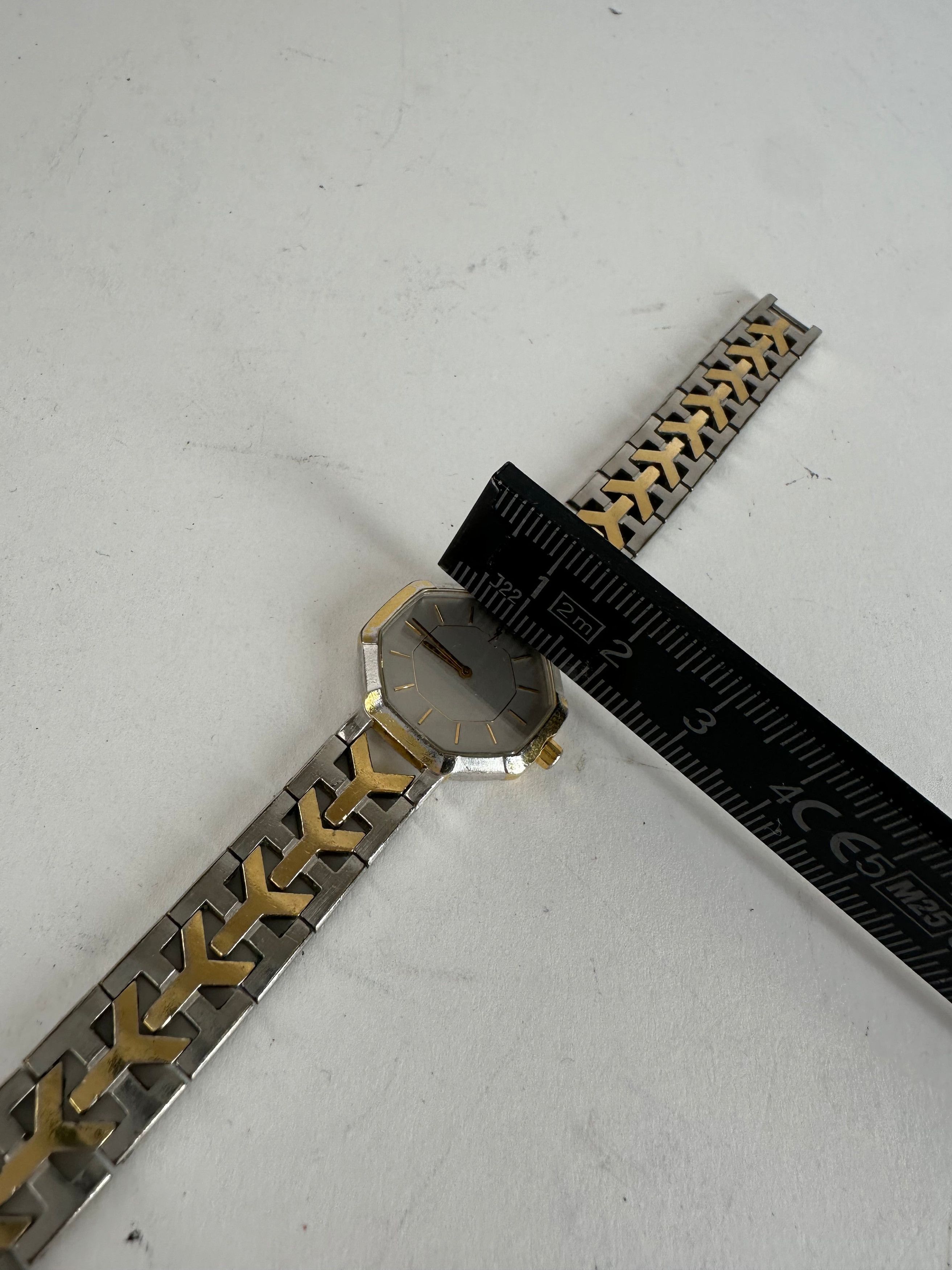 Other Vintage Yves Saint Laurent Gold Plated Quartz Watch Size ONE SIZE - 3 Thumbnail