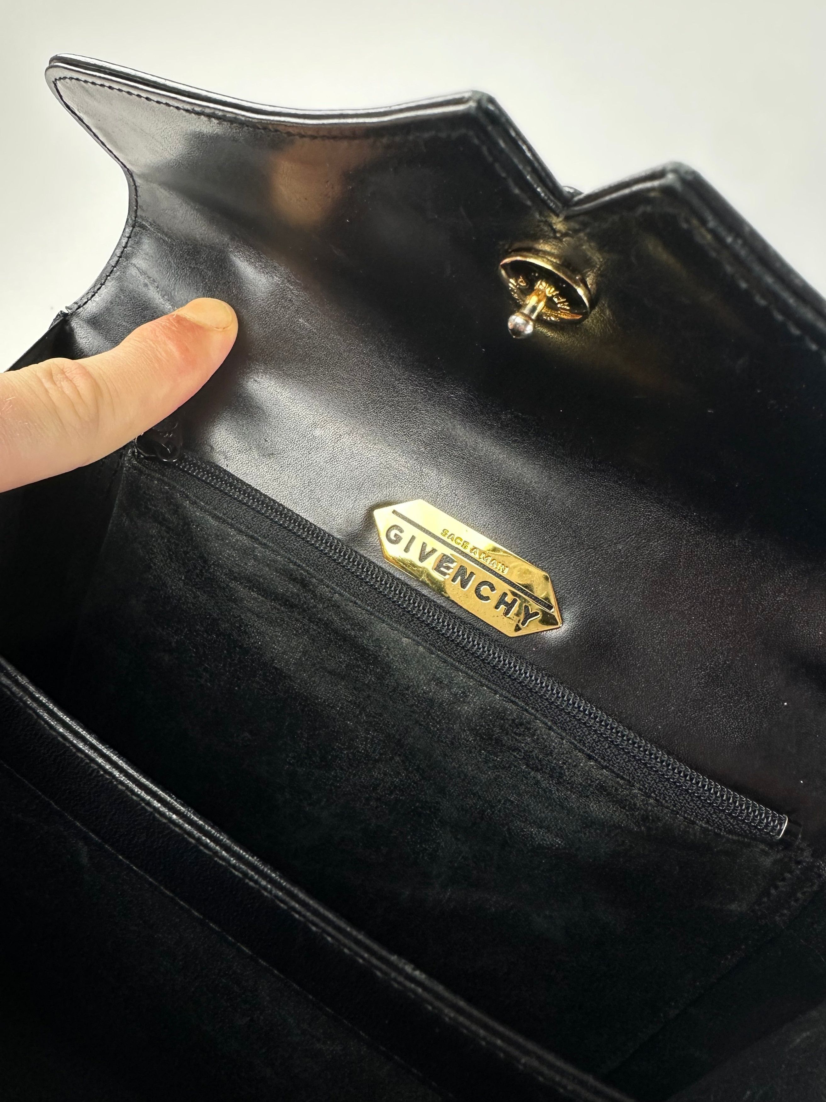 Givenchy Vintage Leather Logo Handbag Black Size ONE SIZE - 12 Thumbnail