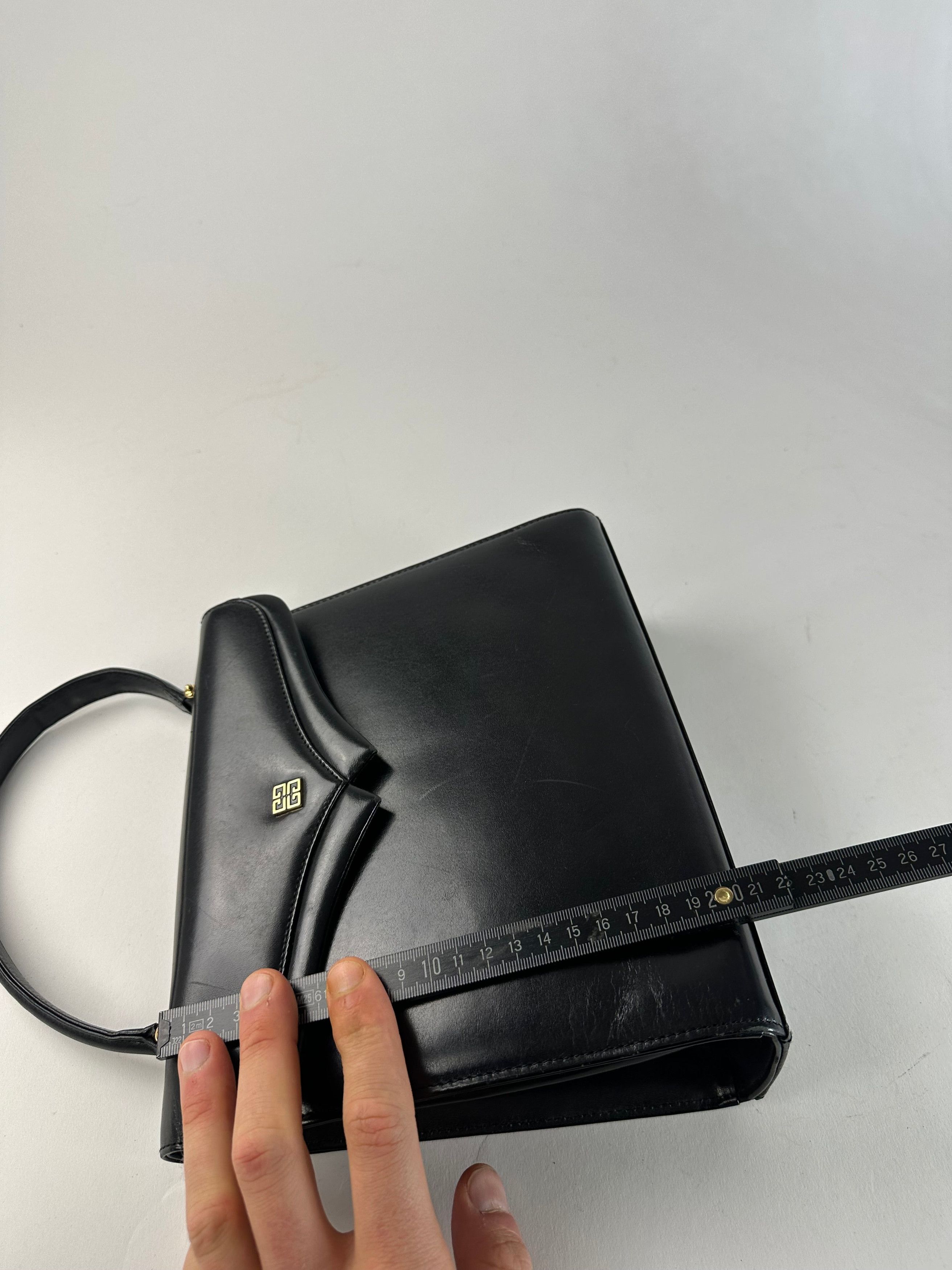 Givenchy Vintage Leather Logo Handbag Black Size ONE SIZE - 8 Thumbnail